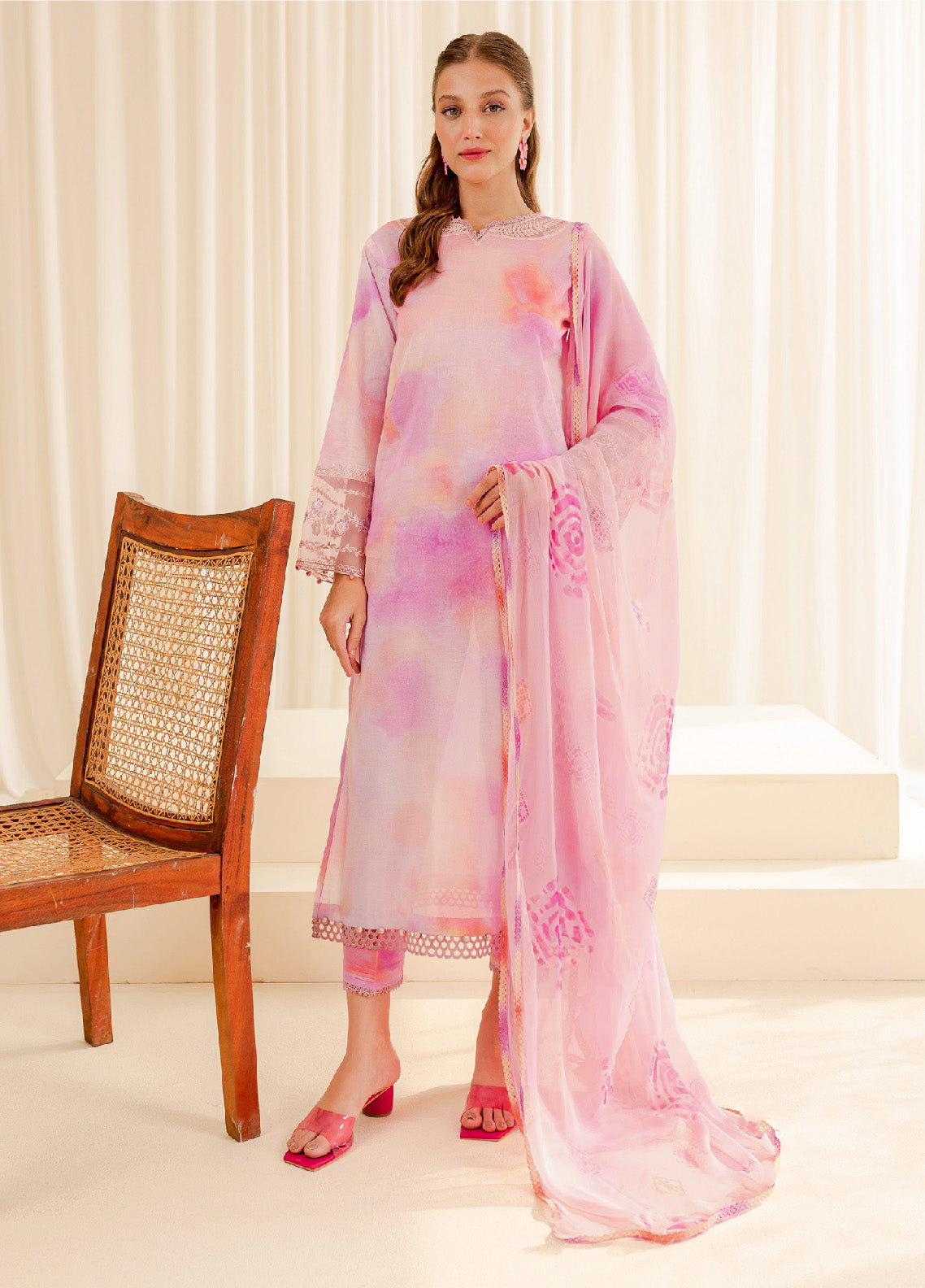 Printed Essentials by Farasha Embroidered Lawn 3 Piece Unstitched Suit FSH24 FPE-05 PEONY Printed Essentials by Farasha Embroidered Lawn 3 Piece Unstitched Suit FSH24 FPE-05 PEONY