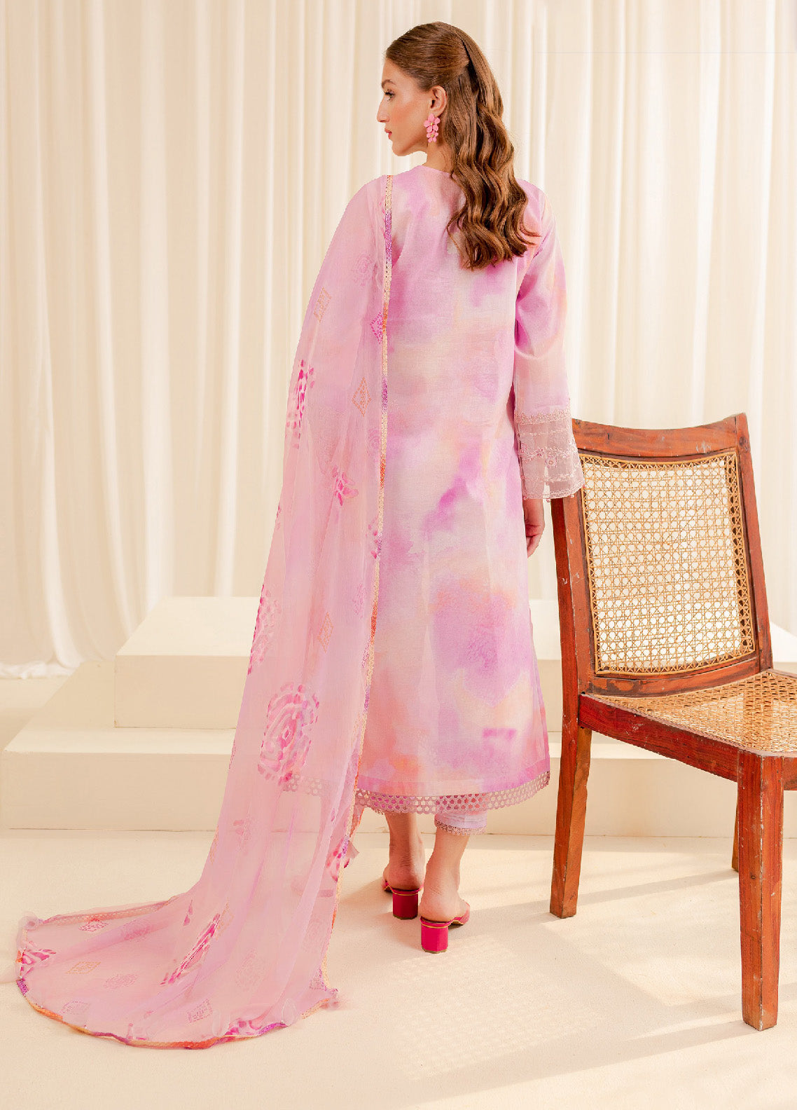 Printed Essentials by Farasha Embroidered Lawn 3 Piece Unstitched Suit FSH24 FPE-05 PEONY Printed Essentials by Farasha Embroidered Lawn 3 Piece Unstitched Suit FSH24 FPE-05 PEONY