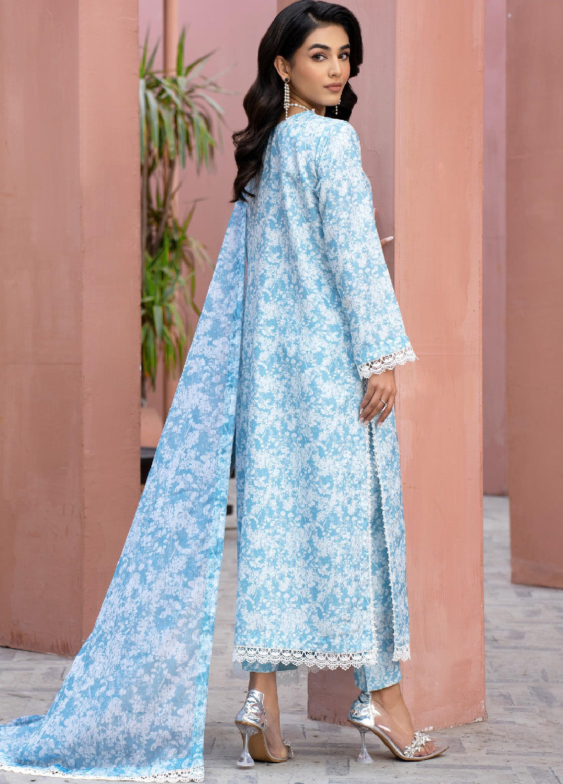 Prints By Zarif Cambric Unstitched 3 Piece Suit - ZF24P ZCP 05 KYLIE Prints By Zarif Cambric Unstitched 3 Piece Suit - ZF24P ZCP 05 KYLIE