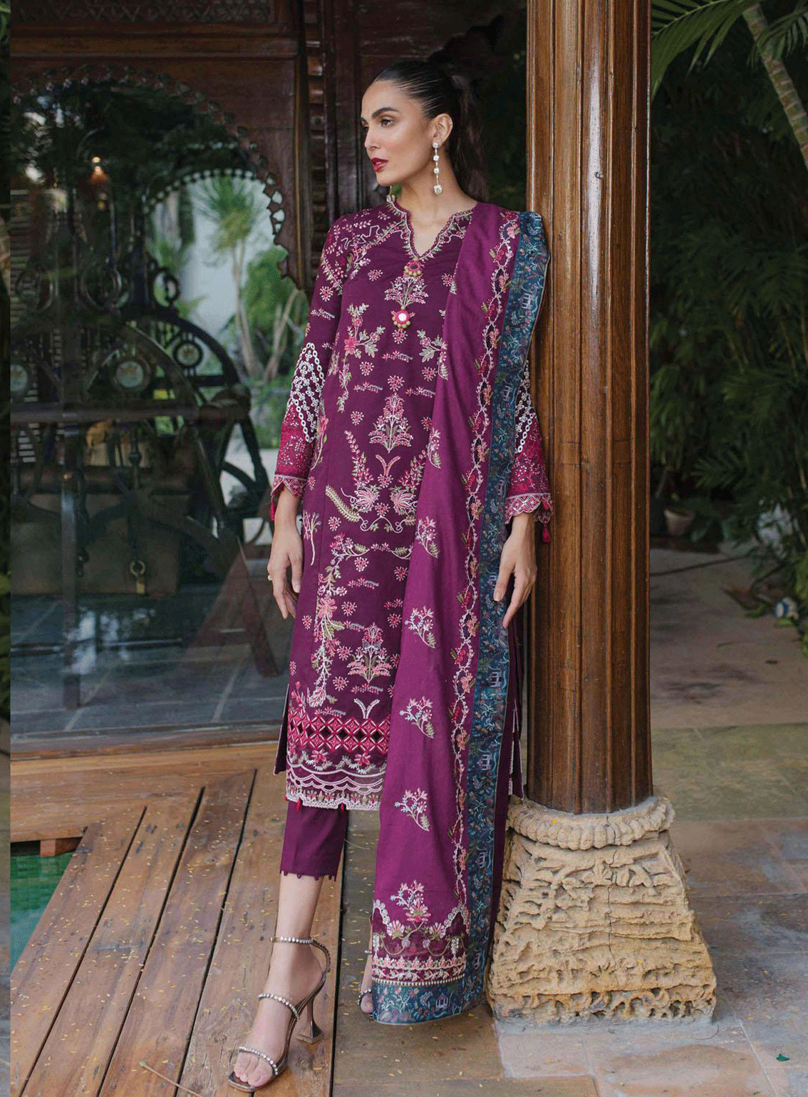 Qalamkar Embroidered Khaddar Unstitched 3 Piece Suit - 7 SERENE Qalamkar Embroidered Khaddar Unstitched 3 Piece Suit - 7 SERENE