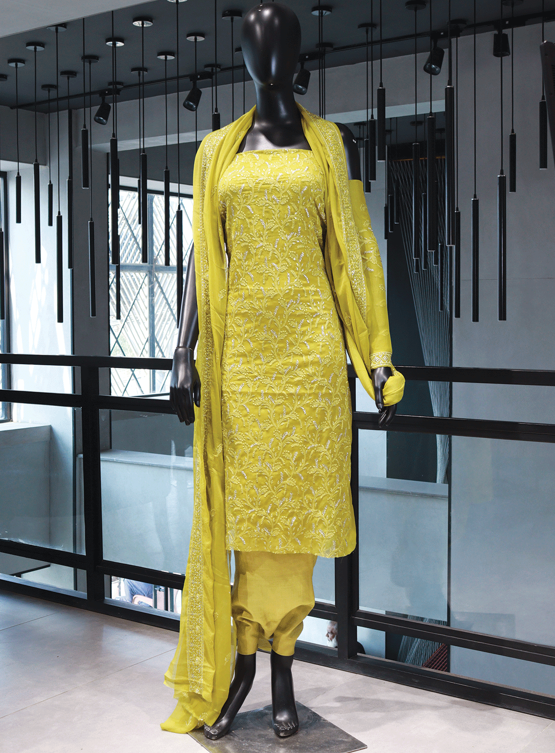 Royal Fashion Embroidered Chiffon Unstitched 2 Piece Suit - RF23EE ET2526-4 Royal Fashion Embroidered Chiffon Unstitched 2 Piece Suit - RF23EE ET2526-4