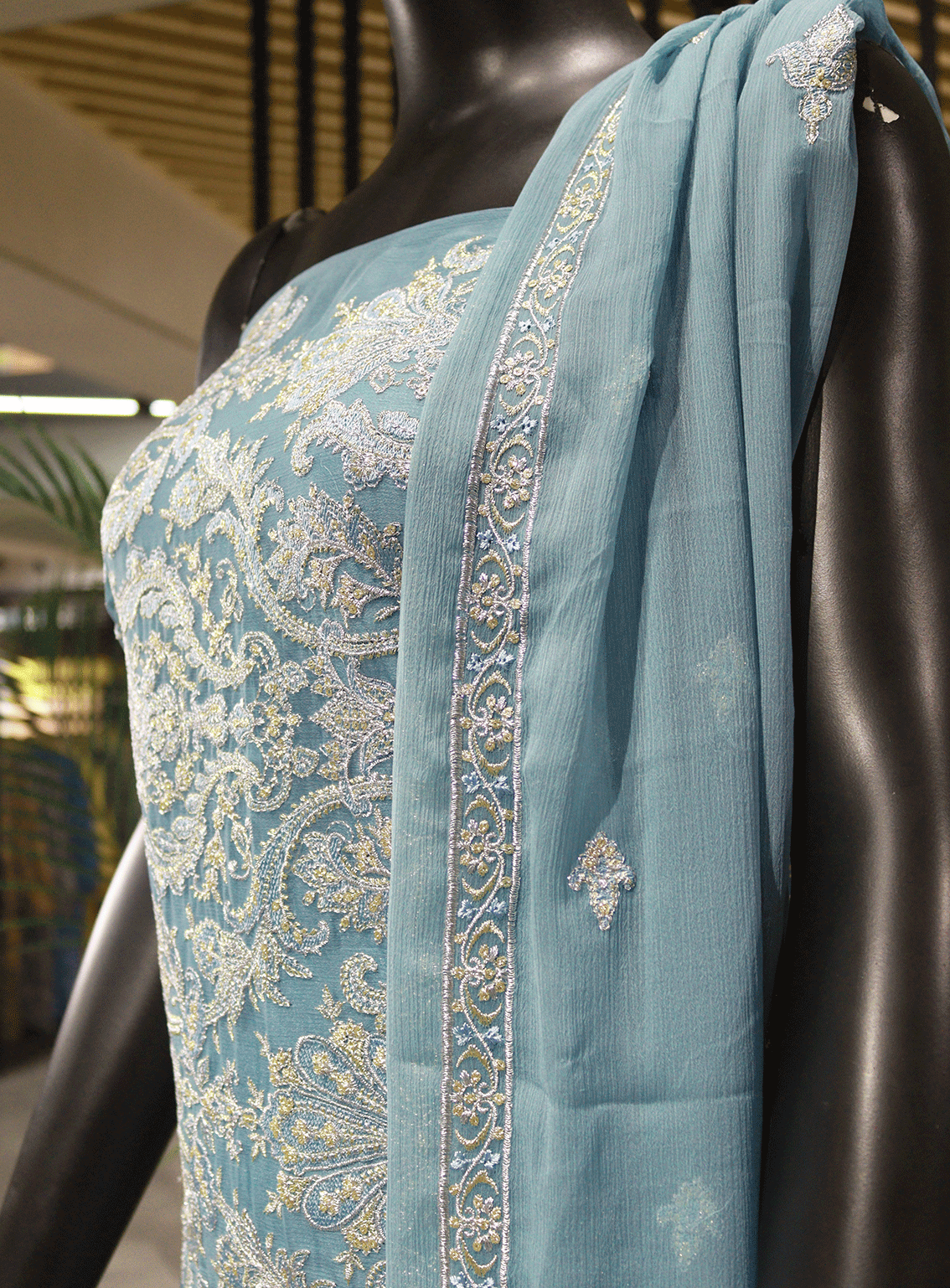 Royal Fashions Embroidered Chiffon Unstitched 2 Piece Suit - ET2272 Feroze Royal Fashions Embroidered Chiffon Unstitched 2 Piece Suit - ET2272 Feroze