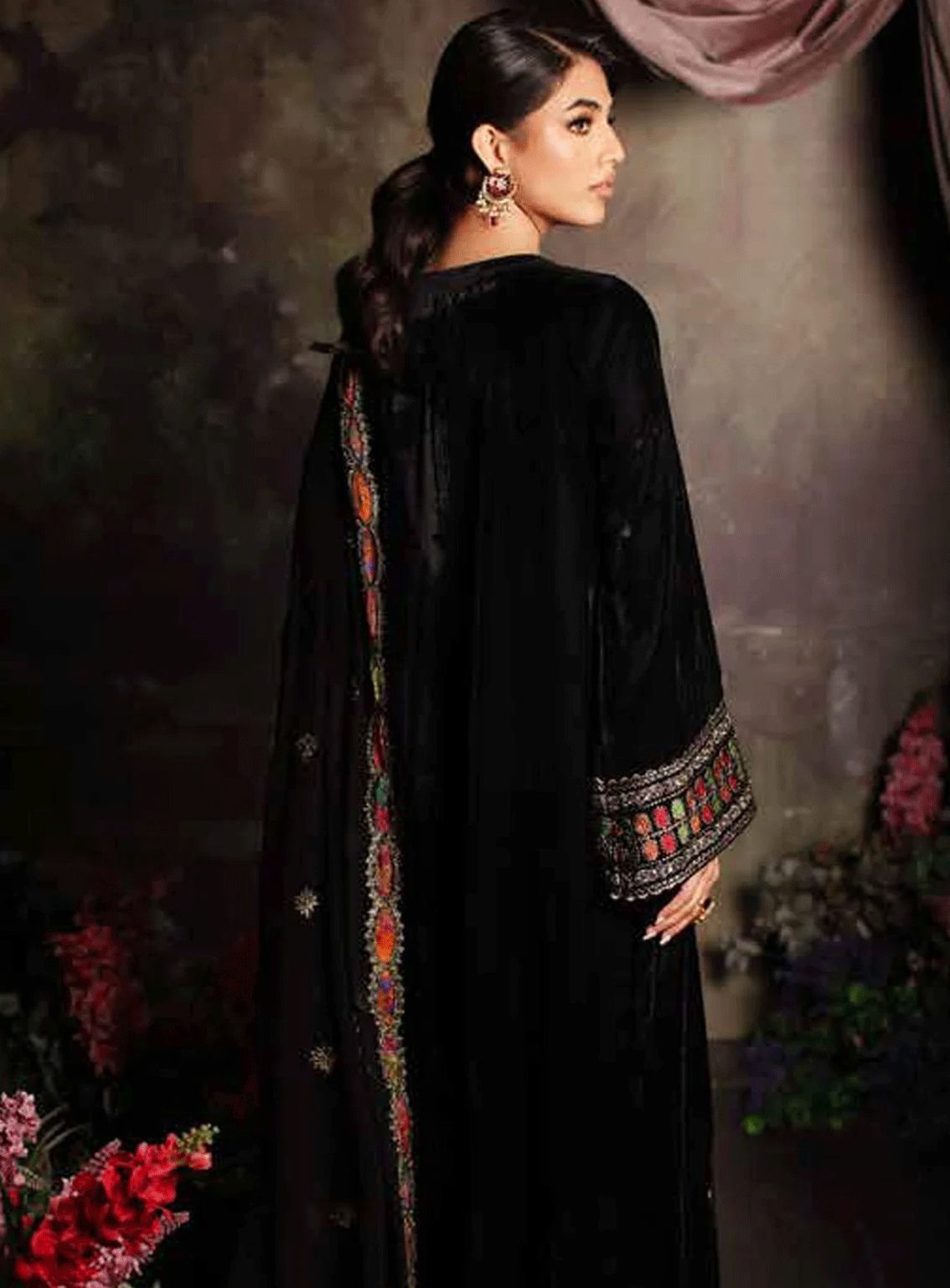 Signora By Charizma Embroidered Velvet Unstitched 3 Piece Suit - CH23SV CVT3-04 Signora By Charizma Embroidered Velvet Unstitched 3 Piece Suit - CH23SV CVT3-04
