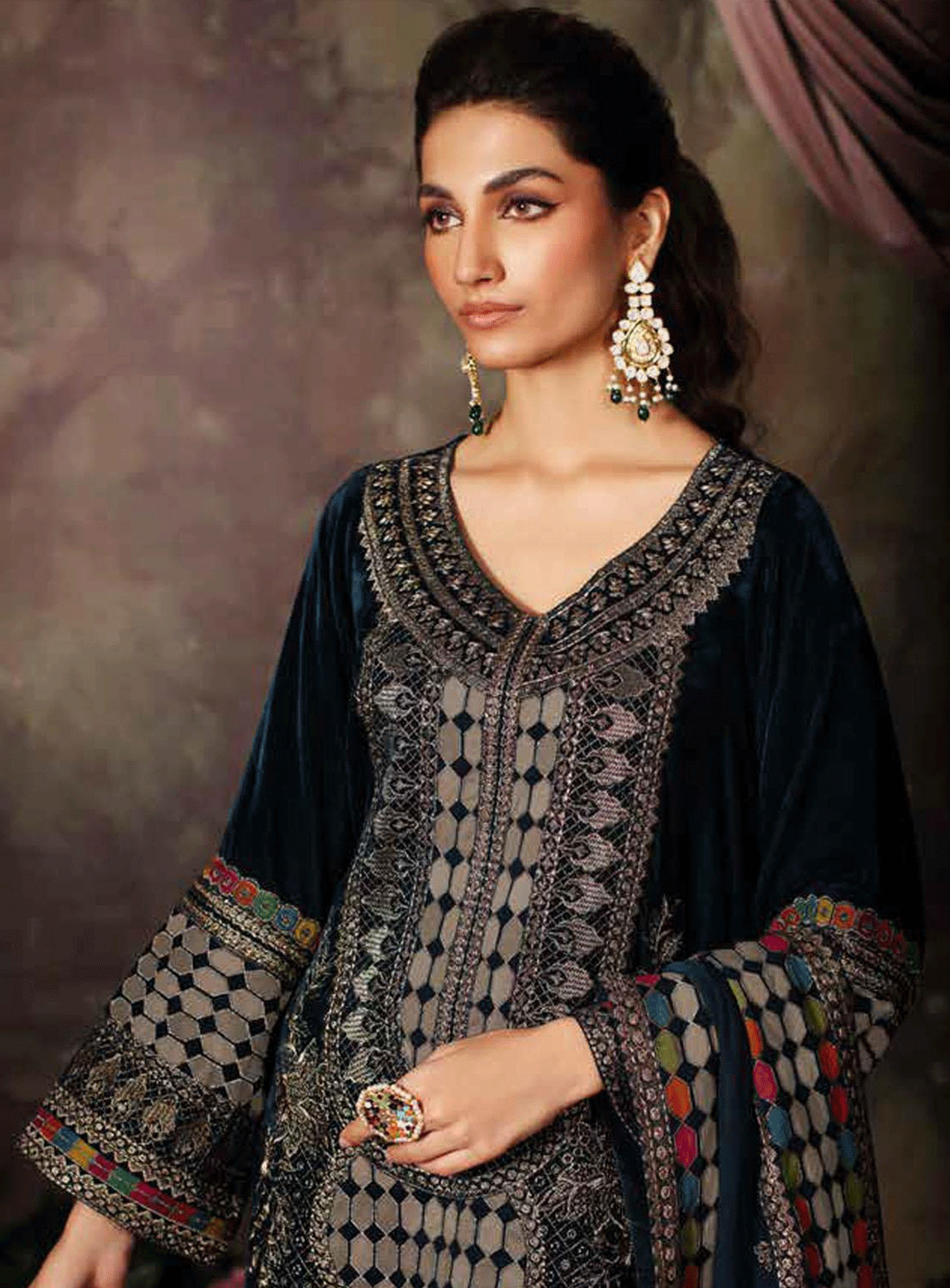 Signora By Charizma Embroidered Velvet Unstitched 3 Piece Suit - CH23SV CVT3-05 Signora By Charizma Embroidered Velvet Unstitched 3 Piece Suit - CH23SV CVT3-05