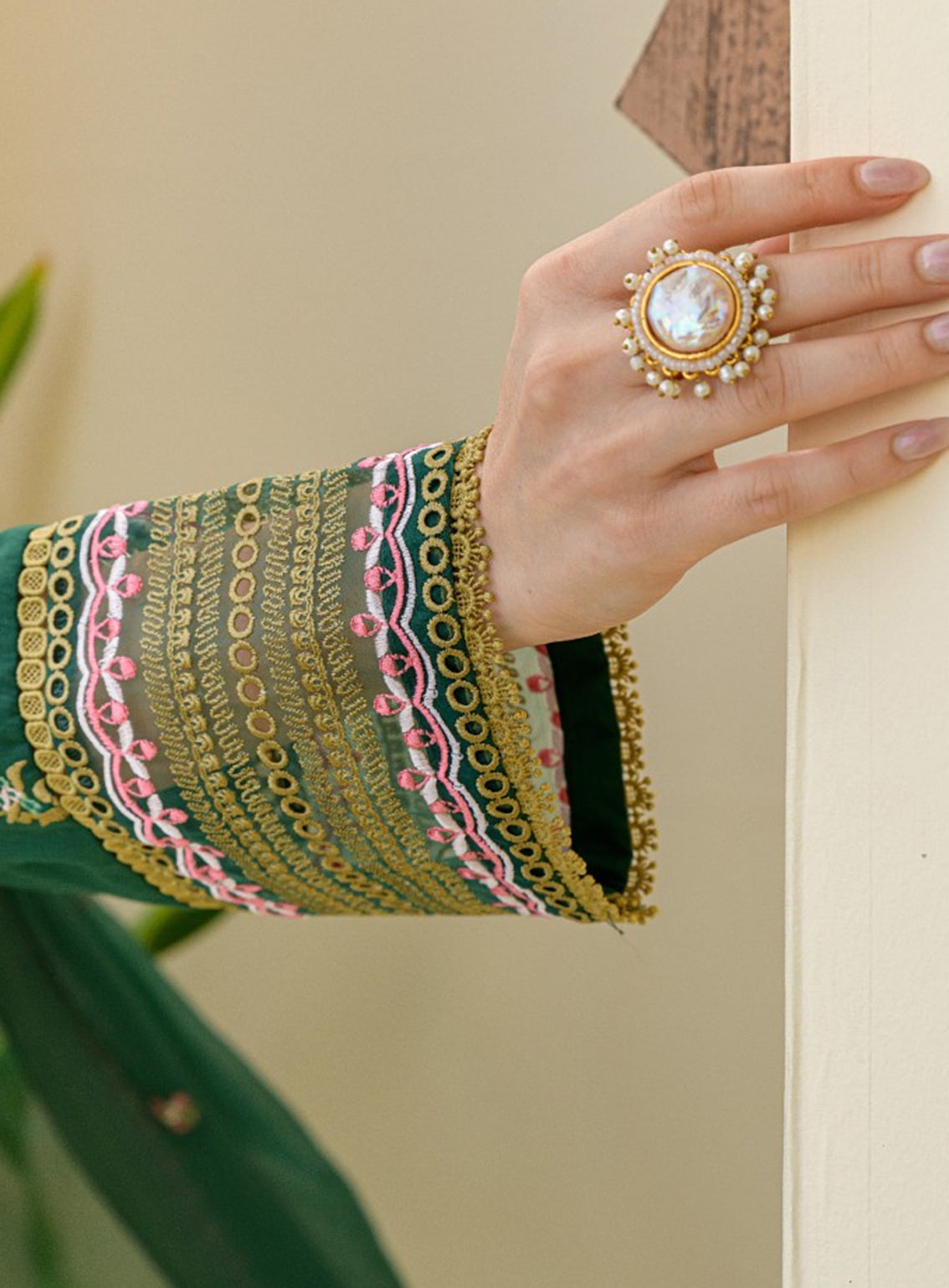 Souz-E-Ulfat By Addee Embroidered Lawn Stitched 3 Piece Suit - AD24SU SM-001 SAAMAAM Souz-E-Ulfat By Addee Embroidered Lawn Stitched 3 Piece Suit - AD24SU SM-001 SAAMAAM
