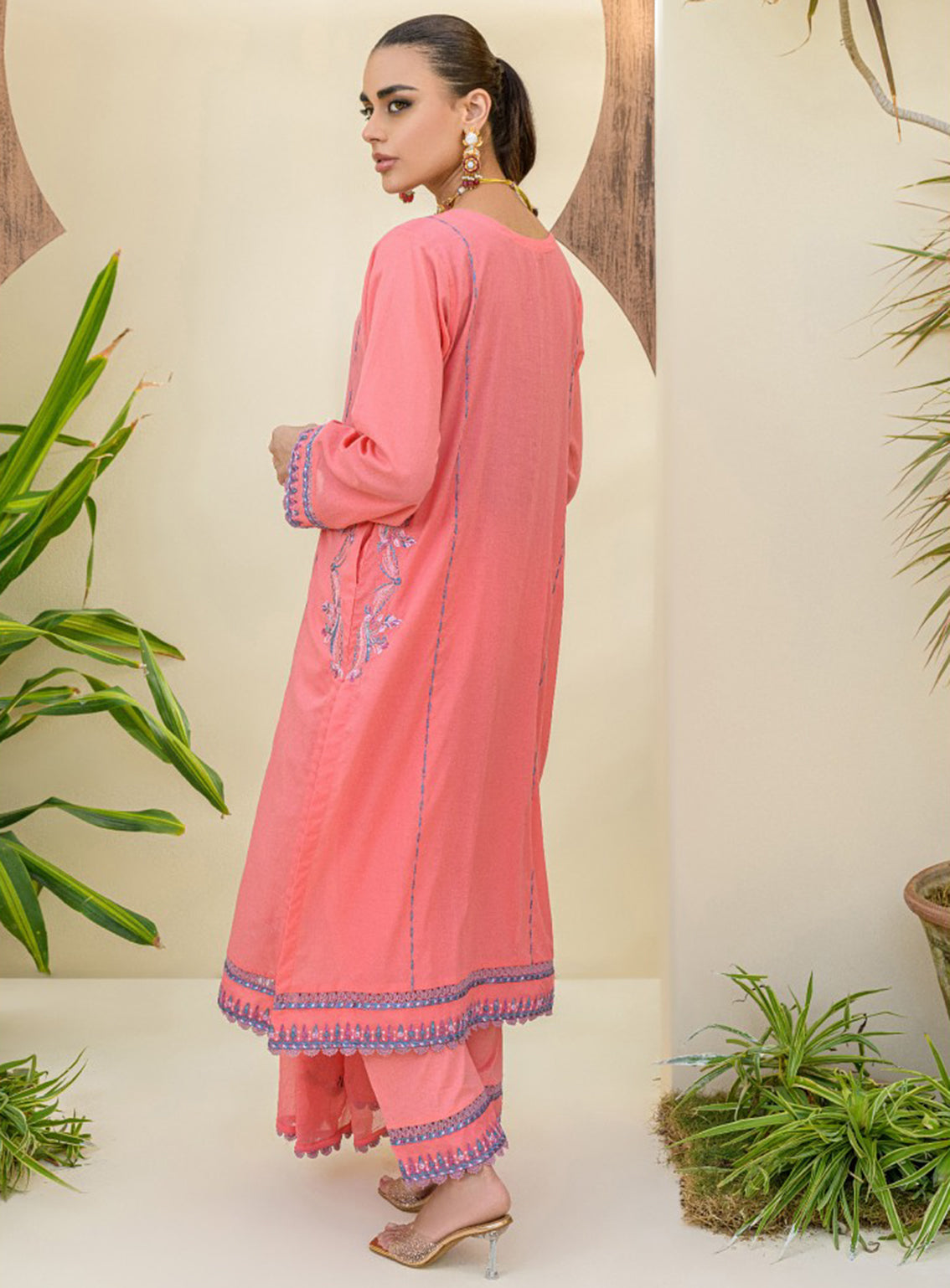 Souz-E-Ulfat By Addee Embroidered Lawn Stitched 3 Piece Suit - AD24SU SM-005 RABAYA Souz-E-Ulfat By Addee Embroidered Lawn Stitched 3 Piece Suit - AD24SU SM-005 RABAYA