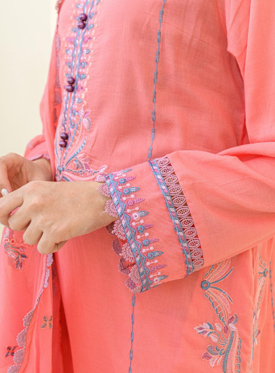 Souz-E-Ulfat By Addee Embroidered Lawn Stitched 3 Piece Suit - AD24SU SM-005 RABAYA Souz-E-Ulfat By Addee Embroidered Lawn Stitched 3 Piece Suit - AD24SU SM-005 RABAYA