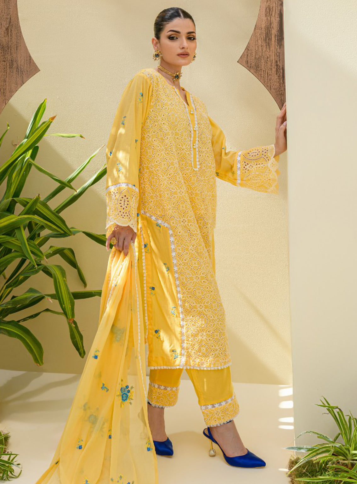 Souz-E-Ulfat By Addee Embroidered Lawn Stitched 3 Piece Suit - AD24SU SM-007 YAFIAH Souz-E-Ulfat By Addee Embroidered Lawn Stitched 3 Piece Suit - AD24SU SM-007 YAFIAH