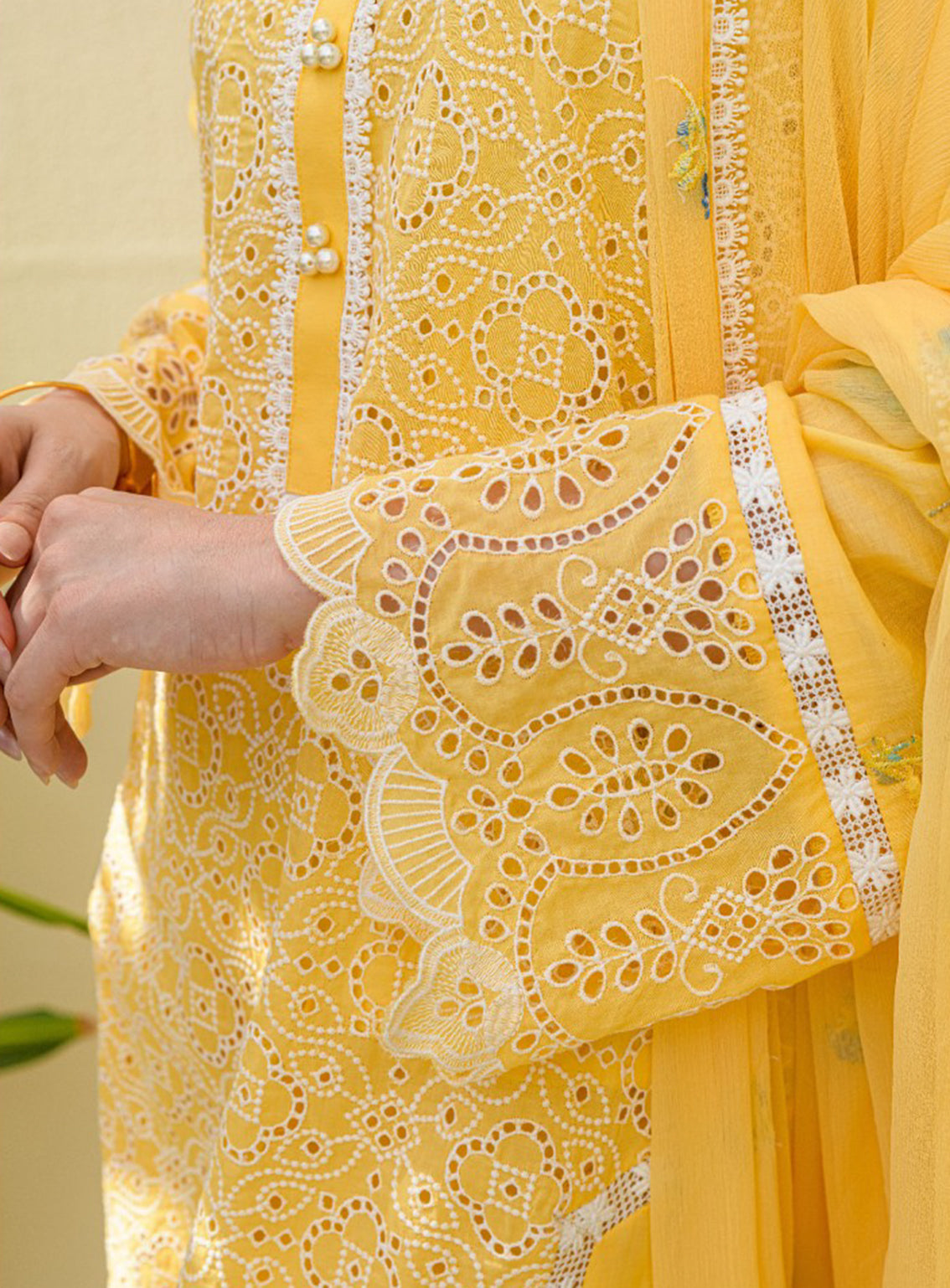 Souz-E-Ulfat By Addee Embroidered Lawn Stitched 3 Piece Suit - AD24SU SM-007 YAFIAH Souz-E-Ulfat By Addee Embroidered Lawn Stitched 3 Piece Suit - AD24SU SM-007 YAFIAH