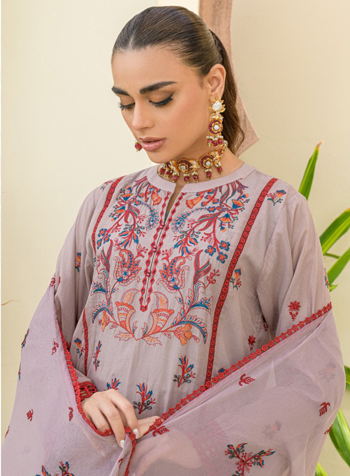 Souz-E-Ulfat By Addee Embroidered Lawn Stitched 3 Piece Suit - AD24SU SM-010 ZAAMIRAH Souz-E-Ulfat By Addee Embroidered Lawn Stitched 3 Piece Suit - AD24SU SM-010 ZAAMIRAH