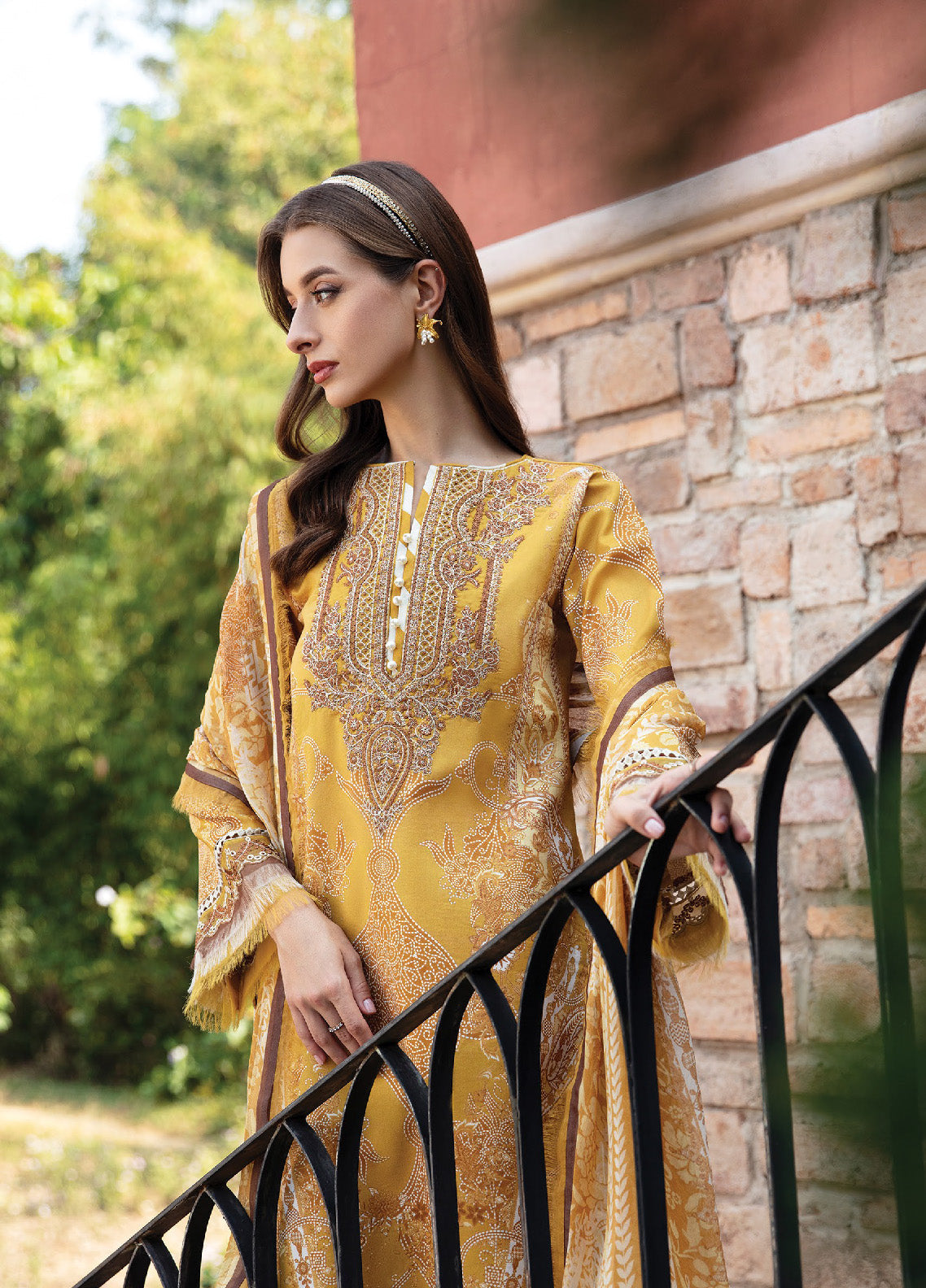 Springtime Ballet By Gulaal Embroidered Lawn Unstitched 3 Piece Suit - GL24L 02 CEYDA Springtime Ballet By Gulaal Embroidered Lawn Unstitched 3 Piece Suit - GL24L 02 CEYDA