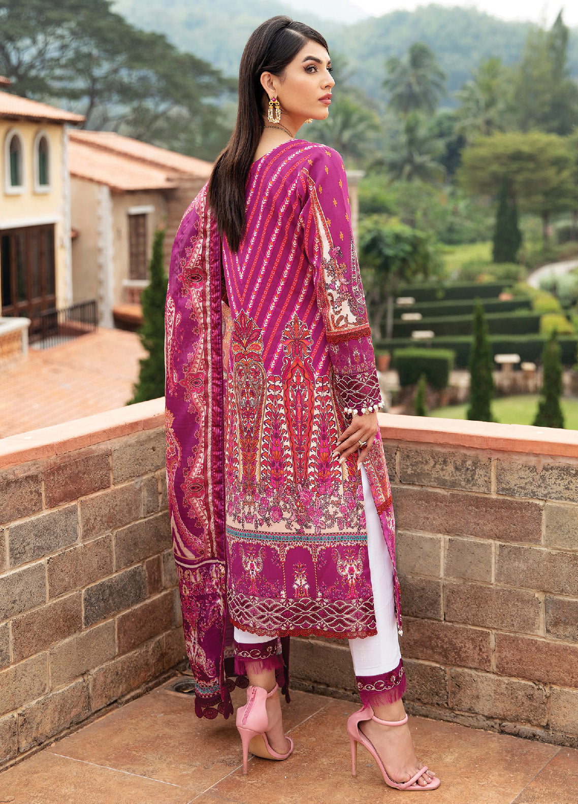 Springtime Ballet By Gulaal Embroidered Lawn Unstitched 3 Piece Suit - GL24L 11 ALAARA Springtime Ballet By Gulaal Embroidered Lawn Unstitched 3 Piece Suit - GL24L 11 ALAARA