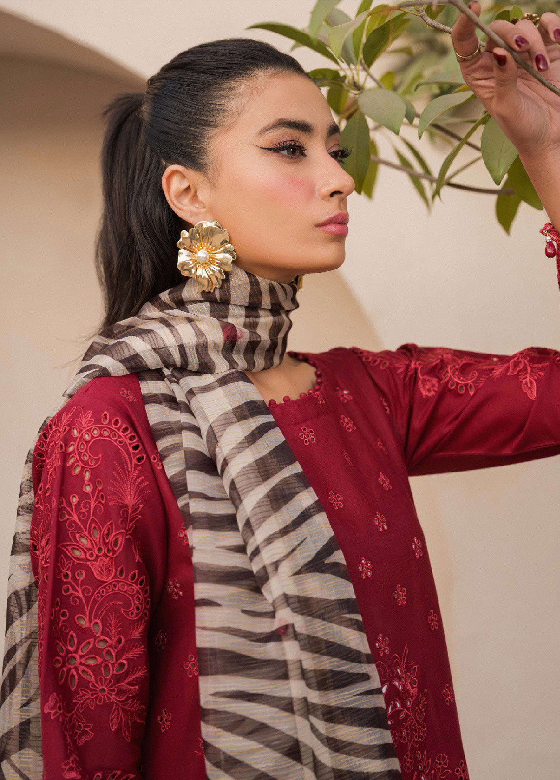 Symphony By Neeshay Embroidered Lawn Unstitched 3 Piece Suit - NE24SY CADENCE Symphony By Neeshay Embroidered Lawn Unstitched 3 Piece Suit - NE24SY CADENCE