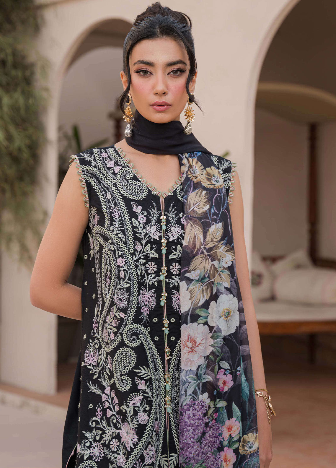 Symphony By Neeshay Embroidered Lawn Unstitched 3 Piece Suit - NE24SY CELESTIAL Symphony By Neeshay Embroidered Lawn Unstitched 3 Piece Suit - NE24SY CELESTIAL