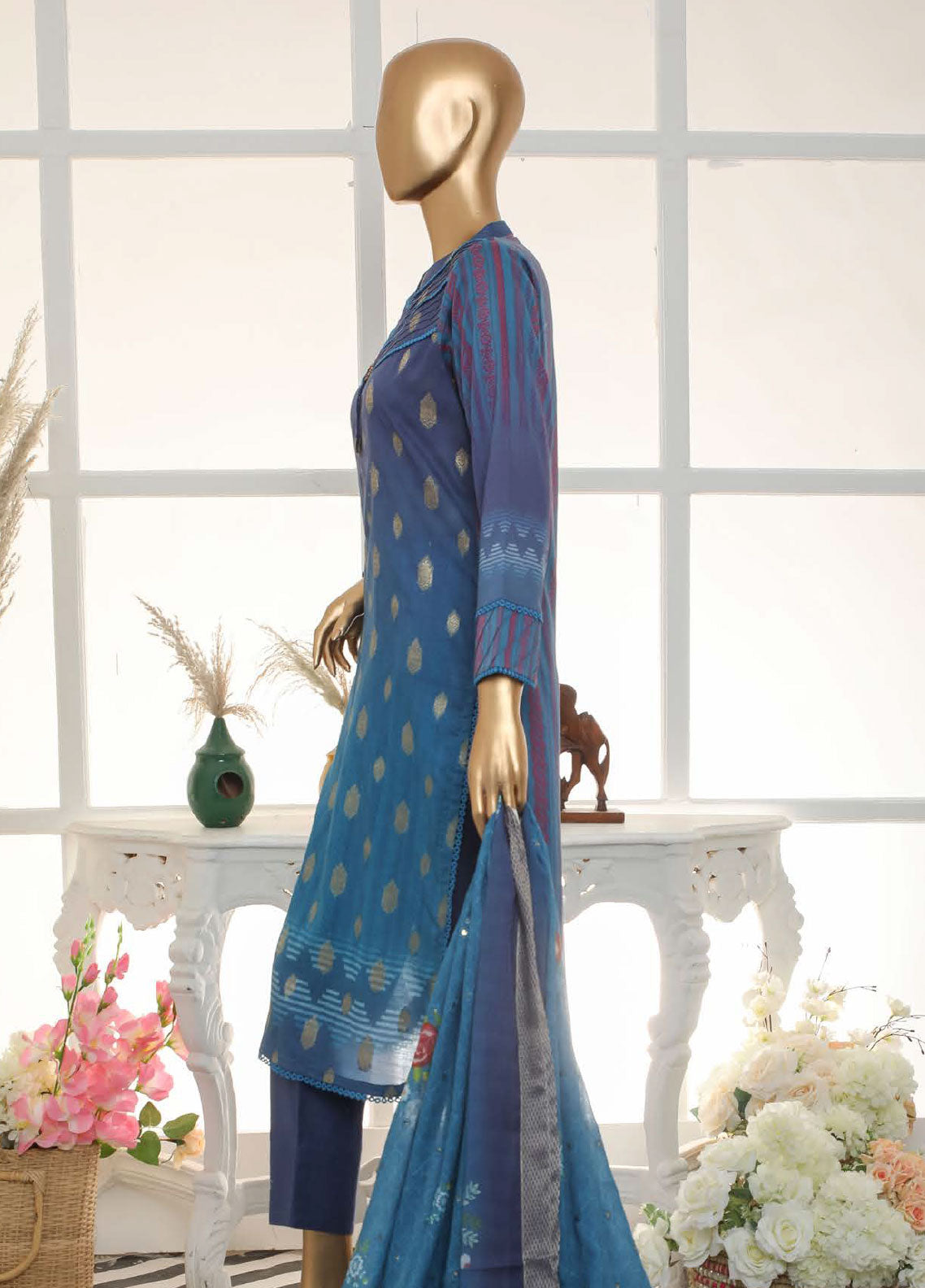 D#15980 HZ Diamond Nayab Emb Lawn Collection 123 D#15980 HZ Diamond Nayab Emb Lawn Collection 123