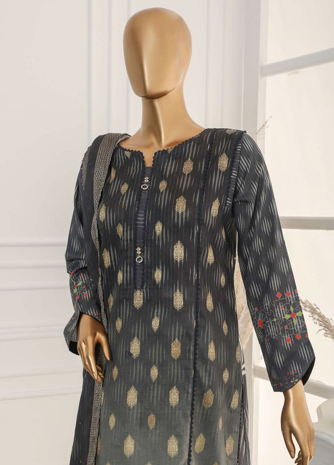 D#15981 HZ Diamond Nayab Emb Lawn Collection 123 D#15981 HZ Diamond Nayab Emb Lawn Collection 123