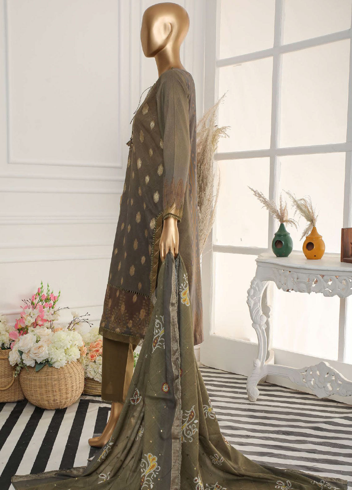 D#15986 HZ Diamond Nayab Emb Lawn Collection 123 D#15986 HZ Diamond Nayab Emb Lawn Collection 123