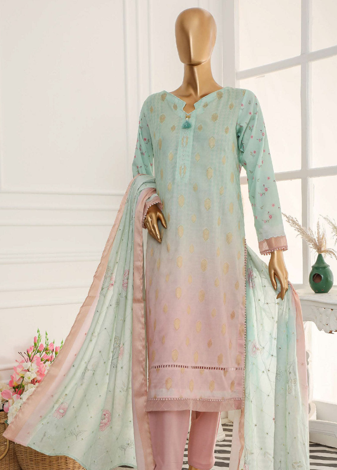 D#15988 HZ Diamond Nayab Emb Lawn Collection 123 D#15988 HZ Diamond Nayab Emb Lawn Collection 123