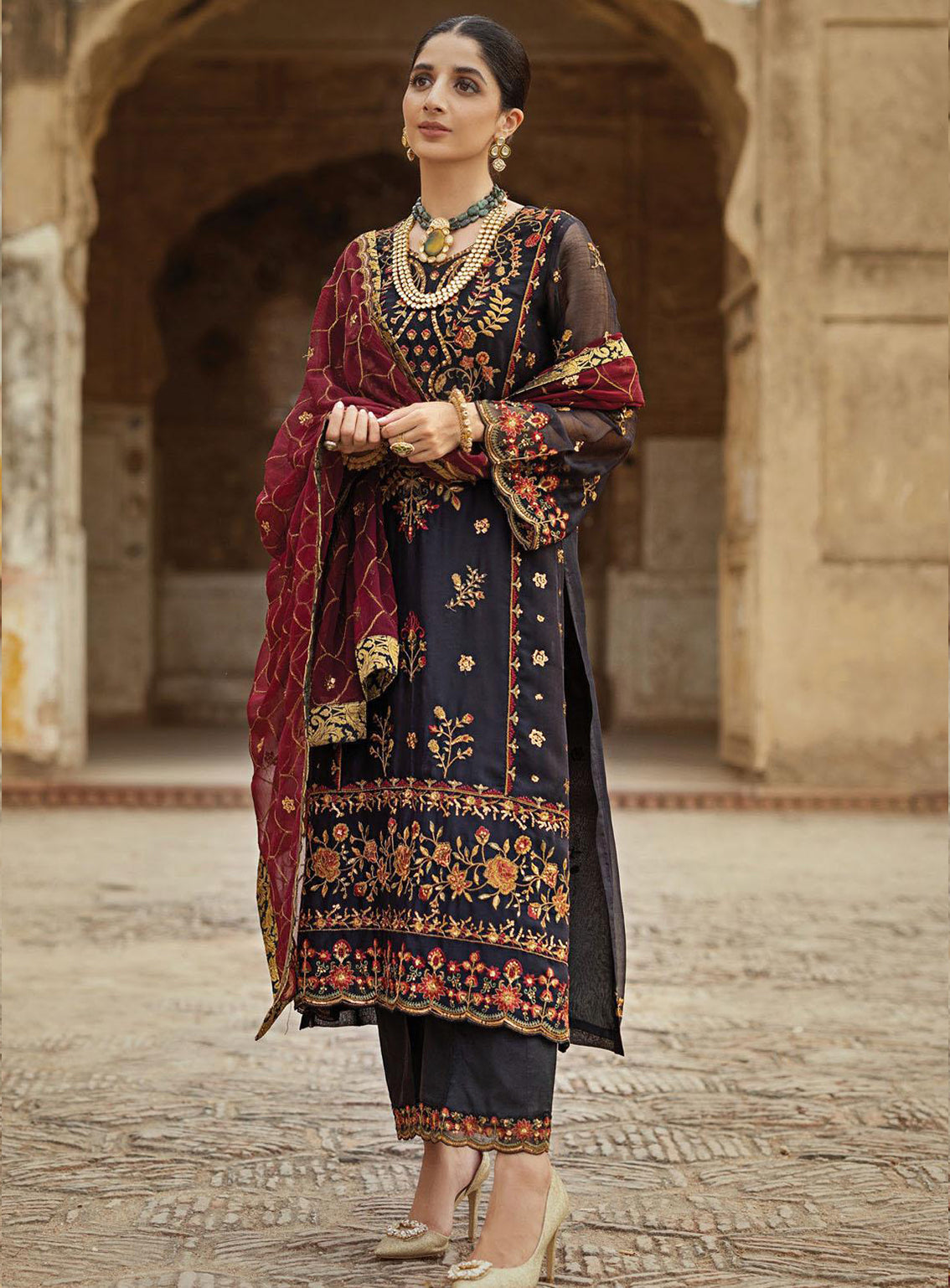 Tahra By Zainab Chottani Embroidered Chiffon Unstitched 3 Piece Suit - 03 FIRDAUS Tahra By Zainab Chottani Embroidered Chiffon Unstitched 3 Piece Suit - 03 FIRDAUS