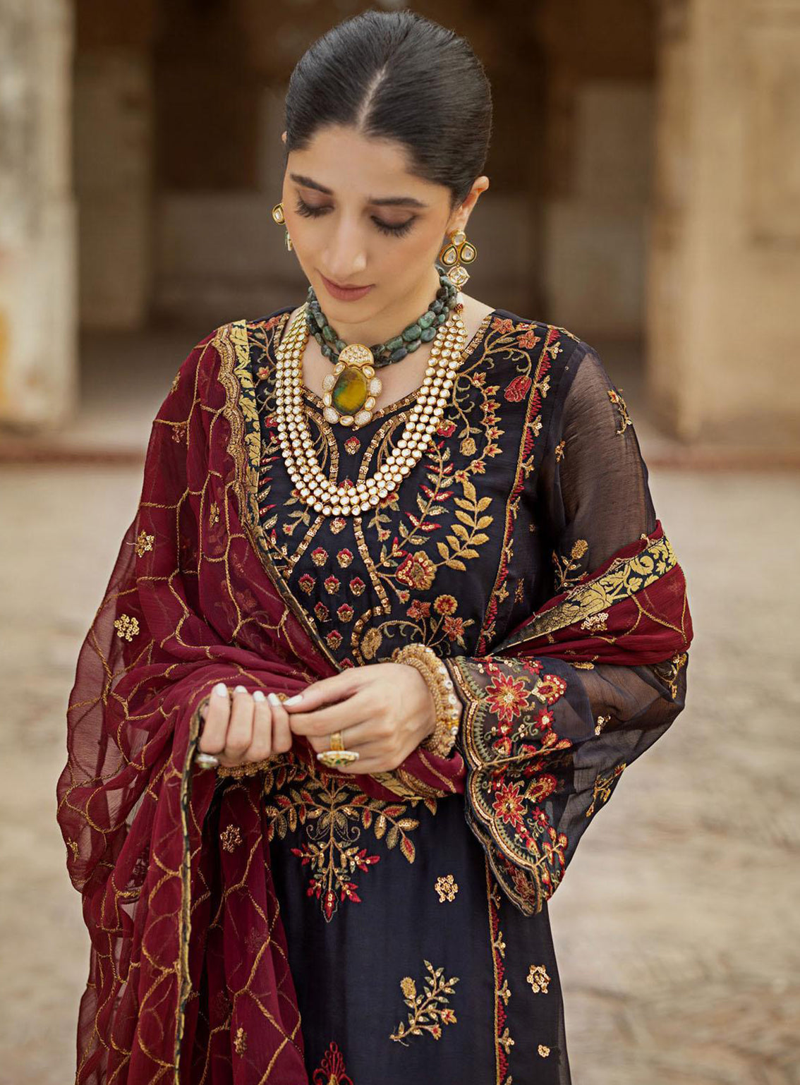Tahra By Zainab Chottani Embroidered Chiffon Unstitched 3 Piece Suit - 03 FIRDAUS Tahra By Zainab Chottani Embroidered Chiffon Unstitched 3 Piece Suit - 03 FIRDAUS