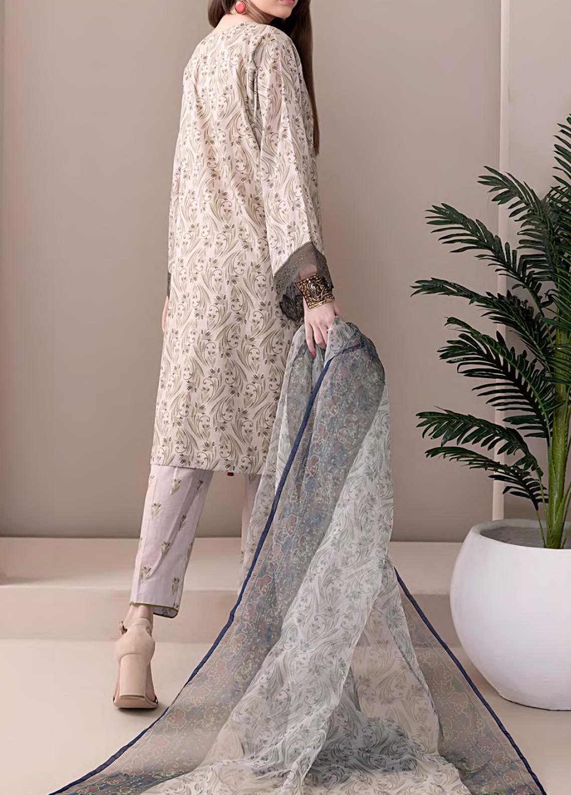 D#07 Salitex Riwayat Digital Printed Lawn Collection 223 D#07 Salitex Riwayat Digital Printed Lawn Collection 223