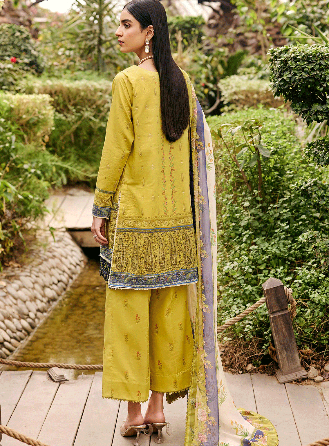 Umang By Motifz Embroidered Lawn Unstitched 3 Piece Suit - MTF23UL 3532 CERULEAN Umang By Motifz Embroidered Lawn Unstitched 3 Piece Suit - MTF23UL 3532 CERULEAN