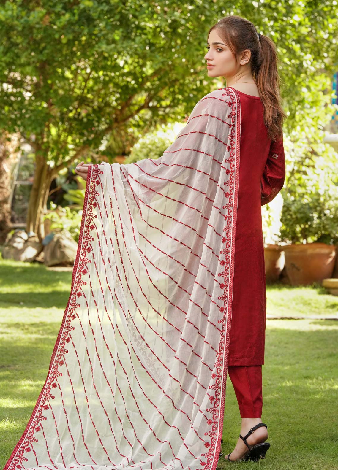 D#06 Fine Tex Zenia Emb Collection 1122 Red D#06 Fine Tex Zenia Emb Collection 1122 Red