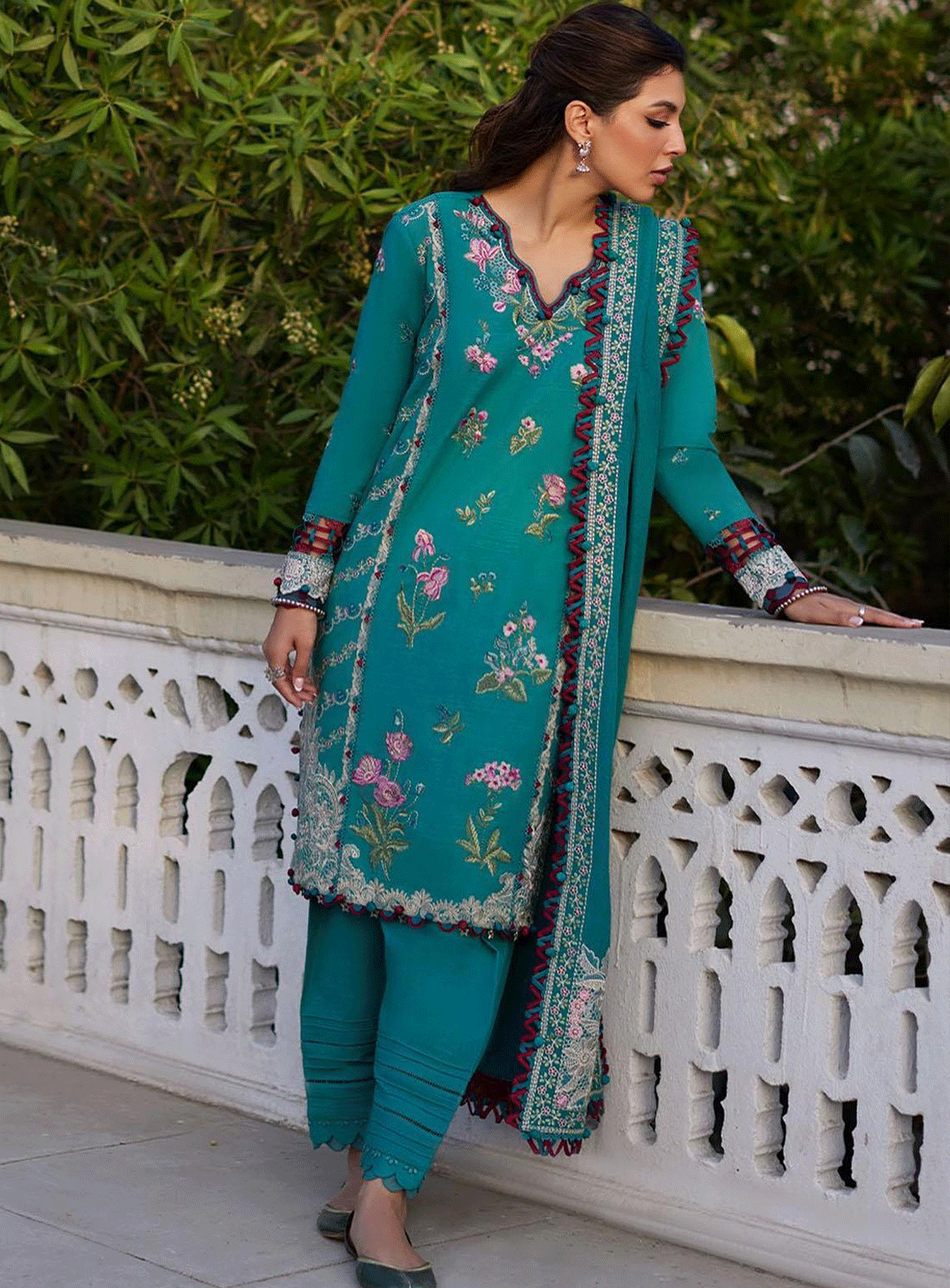 Zaha By Khadijah Shah Embroidered Slub Khaddar Unstitched 3 Piece Suit - ZH23W 13 NEYLAN Zaha By Khadijah Shah Embroidered Slub Khaddar Unstitched 3 Piece Suit - ZH23W 13 NEYLAN