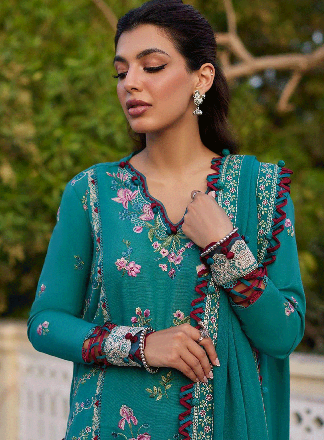 Zaha By Khadijah Shah Embroidered Slub Khaddar Unstitched 3 Piece Suit - ZH23W 13 NEYLAN Zaha By Khadijah Shah Embroidered Slub Khaddar Unstitched 3 Piece Suit - ZH23W 13 NEYLAN
