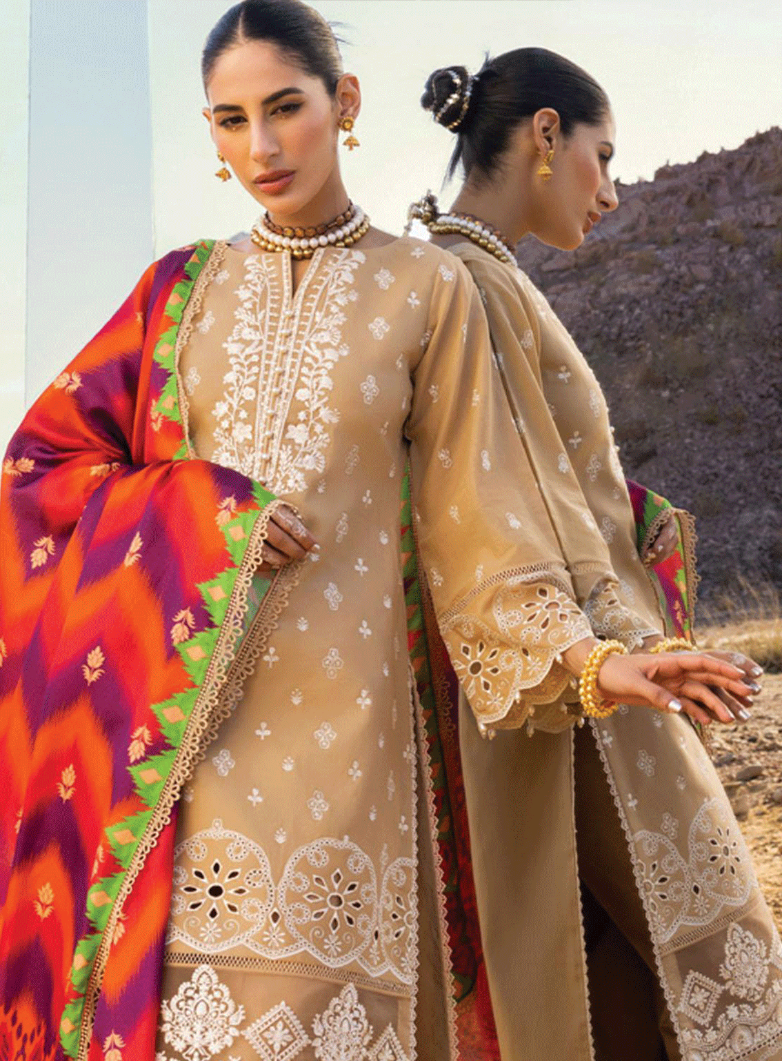 Zainab Chottani Embroidered Lawn Unstitched 3 Piece Suit - ZC23CL 2A DEEDAG Zainab Chottani Embroidered Lawn Unstitched 3 Piece Suit - ZC23CL 2A DEEDAG