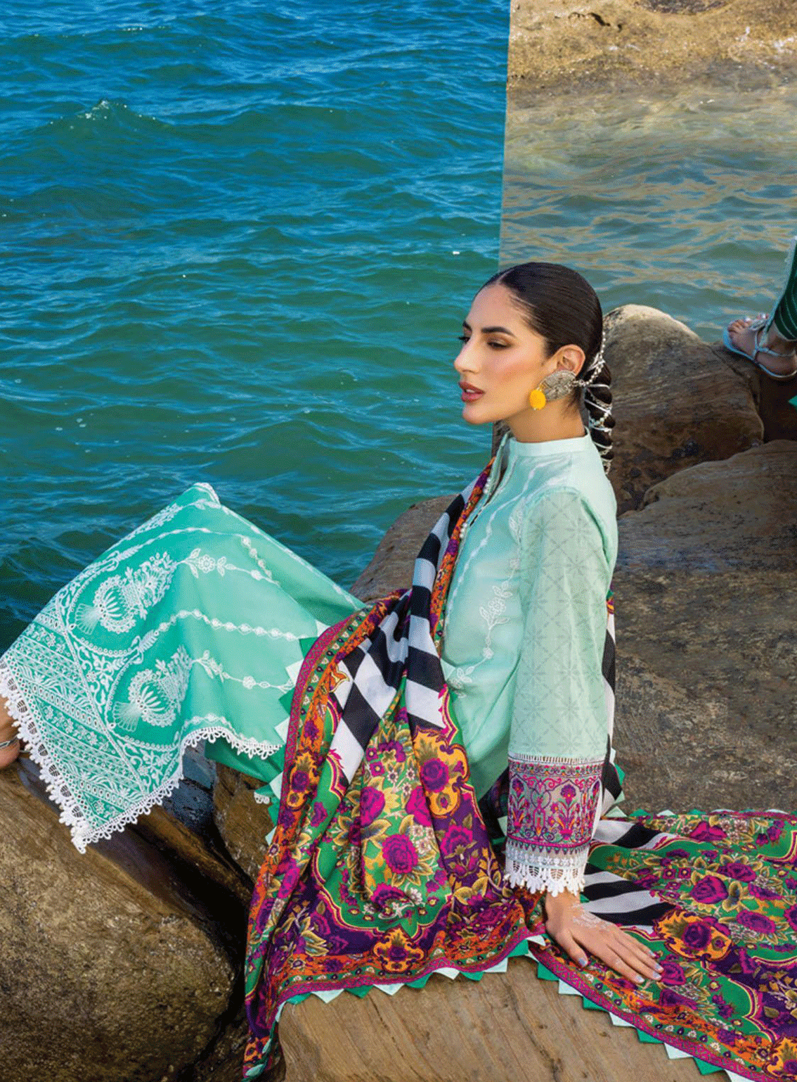 Zainab Chottani Embroidered Lawn Unstitched 3 Piece Suit - ZC23CL 6B SHANZEY Zainab Chottani Embroidered Lawn Unstitched 3 Piece Suit - ZC23CL 6B SHANZEY