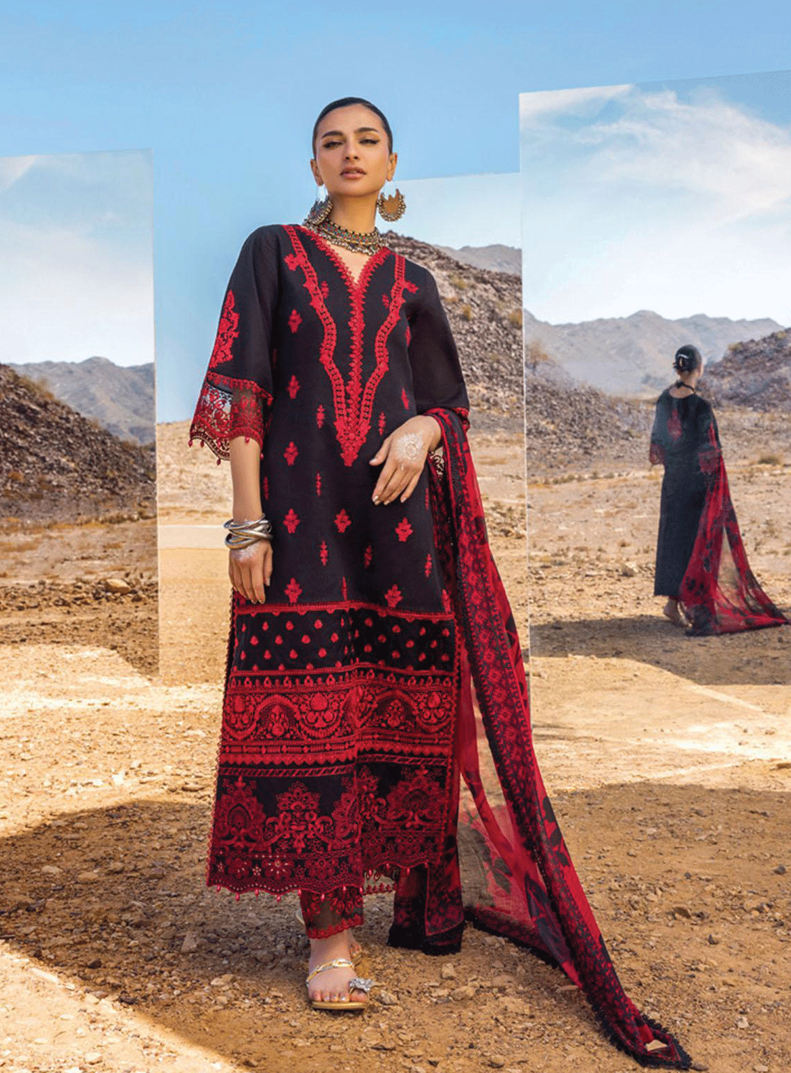 Zainab Chottani Embroidered Lawn Unstitched 3 Piece Suit - ZC23CL 7A MAHAL Zainab Chottani Embroidered Lawn Unstitched 3 Piece Suit - ZC23CL 7A MAHAL
