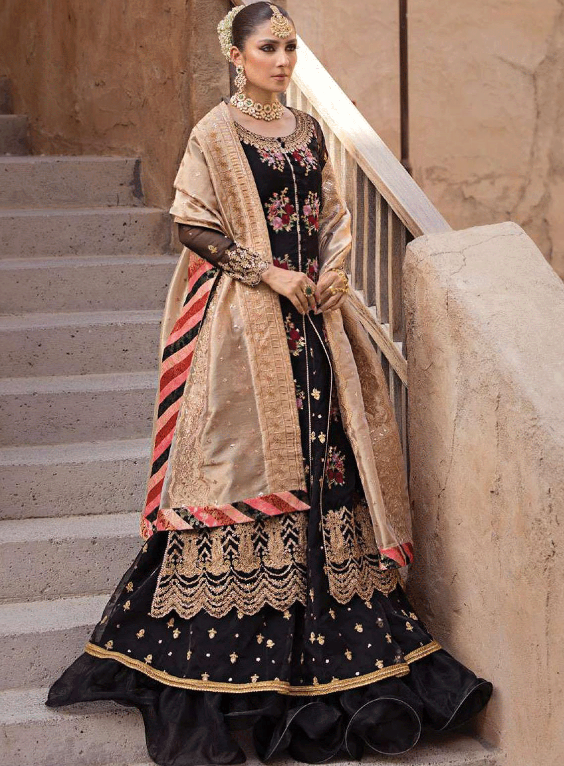 Zainab Chottani Embroidered Organza Unstitched 3 Piece Suit - 02 DILBAHAR Zainab Chottani Embroidered Organza Unstitched 3 Piece Suit - 02 DILBAHAR