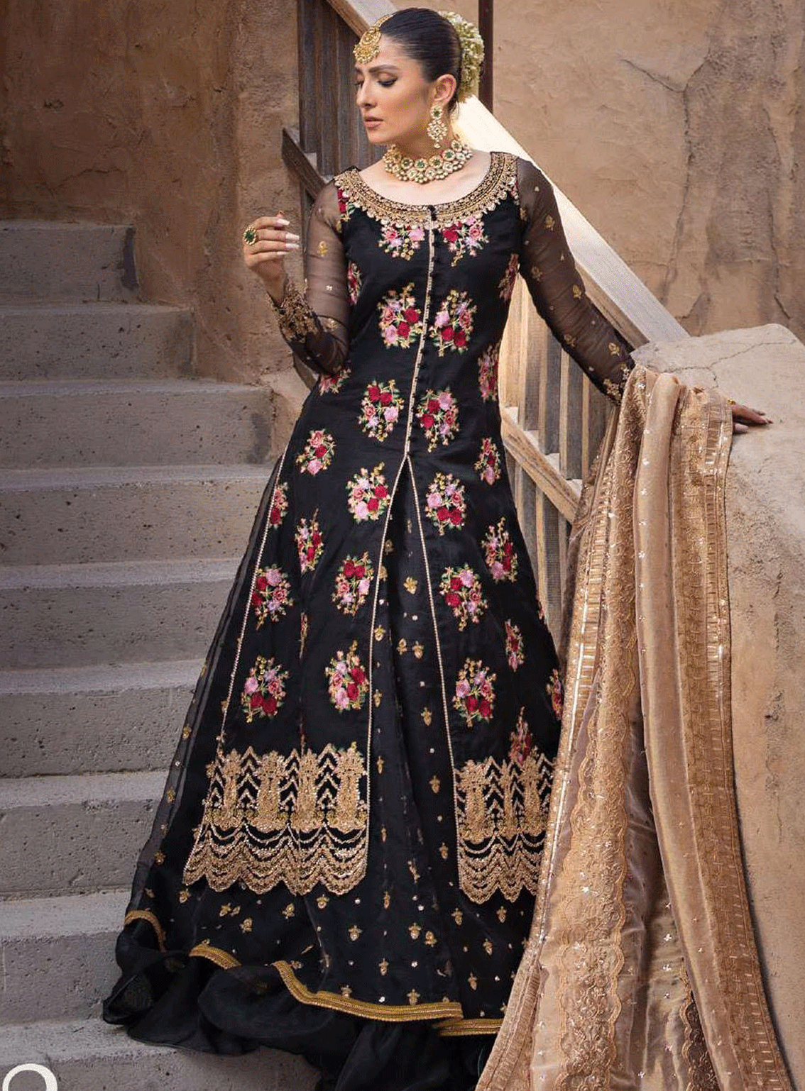 Zainab Chottani Embroidered Organza Unstitched 3 Piece Suit - 02 DILBAHAR Zainab Chottani Embroidered Organza Unstitched 3 Piece Suit - 02 DILBAHAR