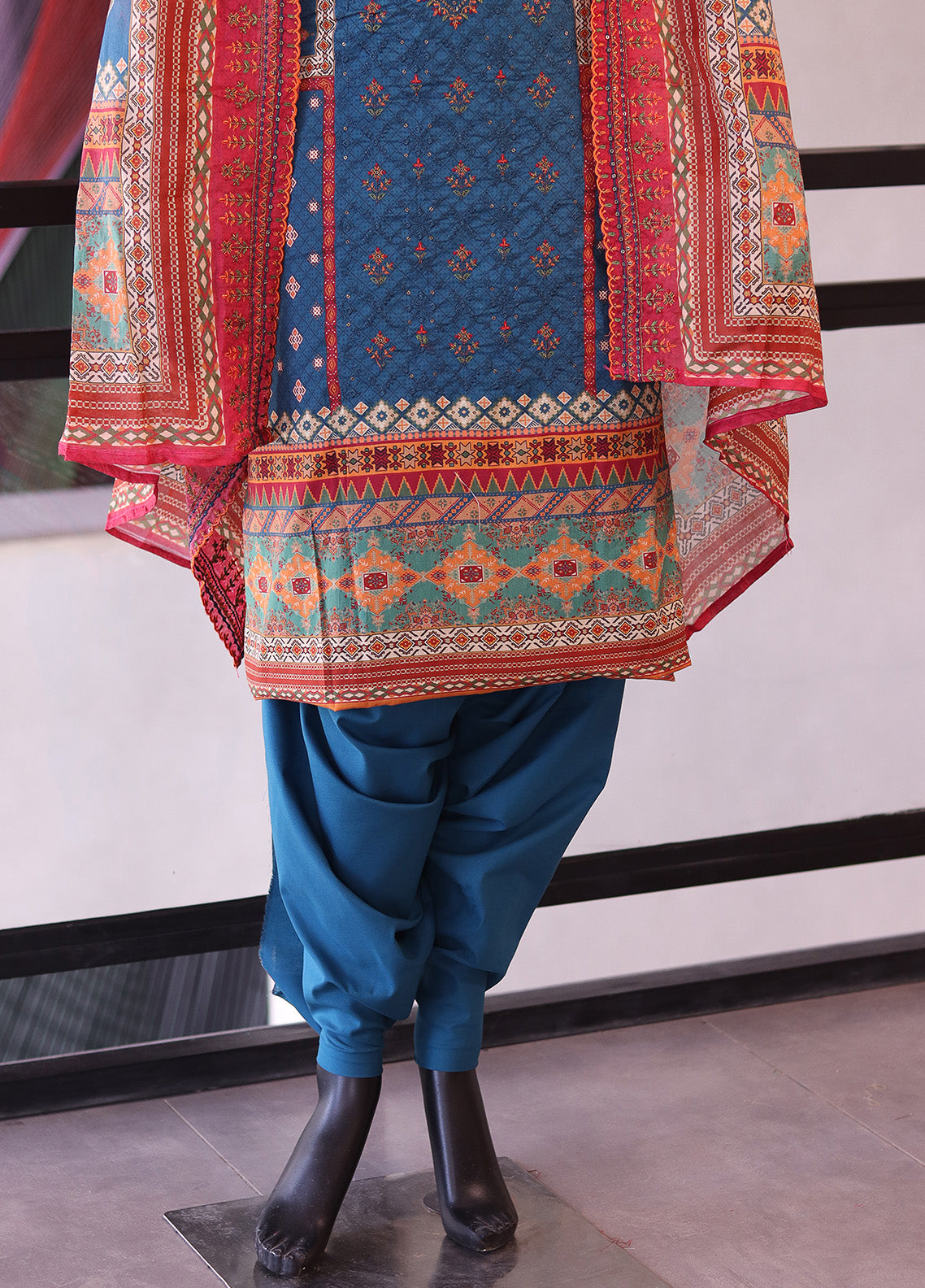 Bin Saeed Embroidered Digital Cotton 3 Piece Unstitched Suit BS24EDL-564 Bin Saeed Embroidered Digital Cotton 3 Piece Unstitched Suit BS24EDL-564