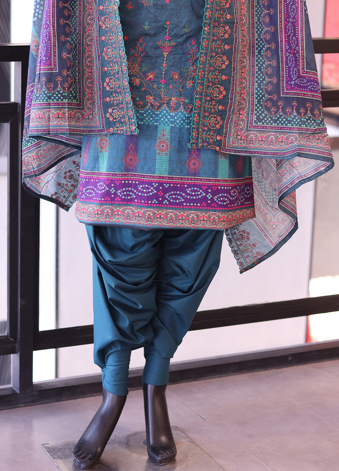 Bin Saeed Embroidered Digital Lawn 3 Piece Unstitched Suit BS24EDL-096 Bin Saeed Embroidered Digital Lawn 3 Piece Unstitched Suit BS24EDL-096