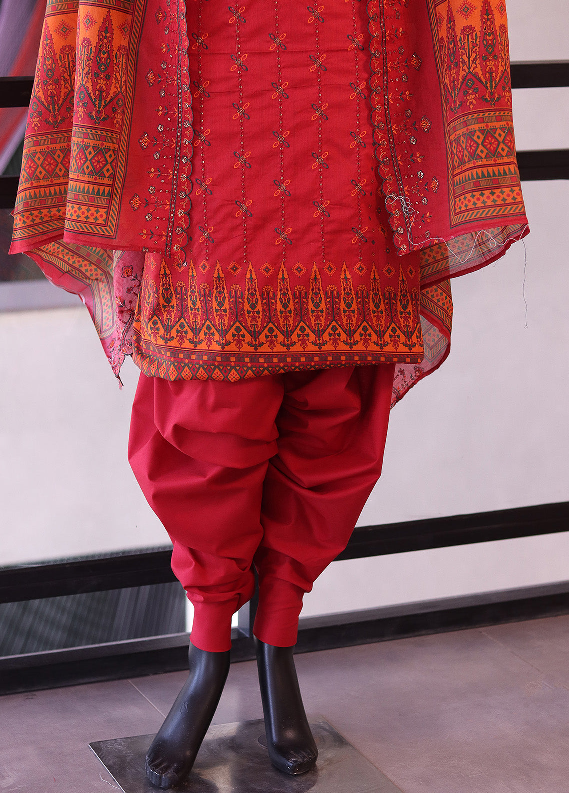 Bin Saeed Embroidered Digital Lawn 3 Piece Unstitched Suit BS24EDL-101 Bin Saeed Embroidered Digital Lawn 3 Piece Unstitched Suit BS24EDL-101