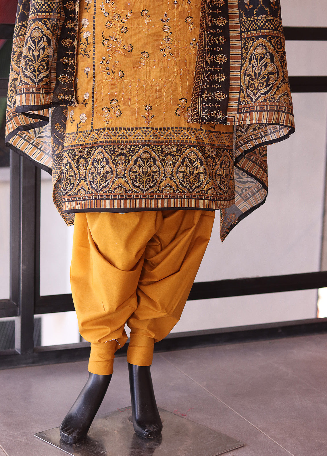 Bin Saeed Embroidered Digital Lawn 3 Piece Unstitched Suit BS24EDL-102 Bin Saeed Embroidered Digital Lawn 3 Piece Unstitched Suit BS24EDL-102