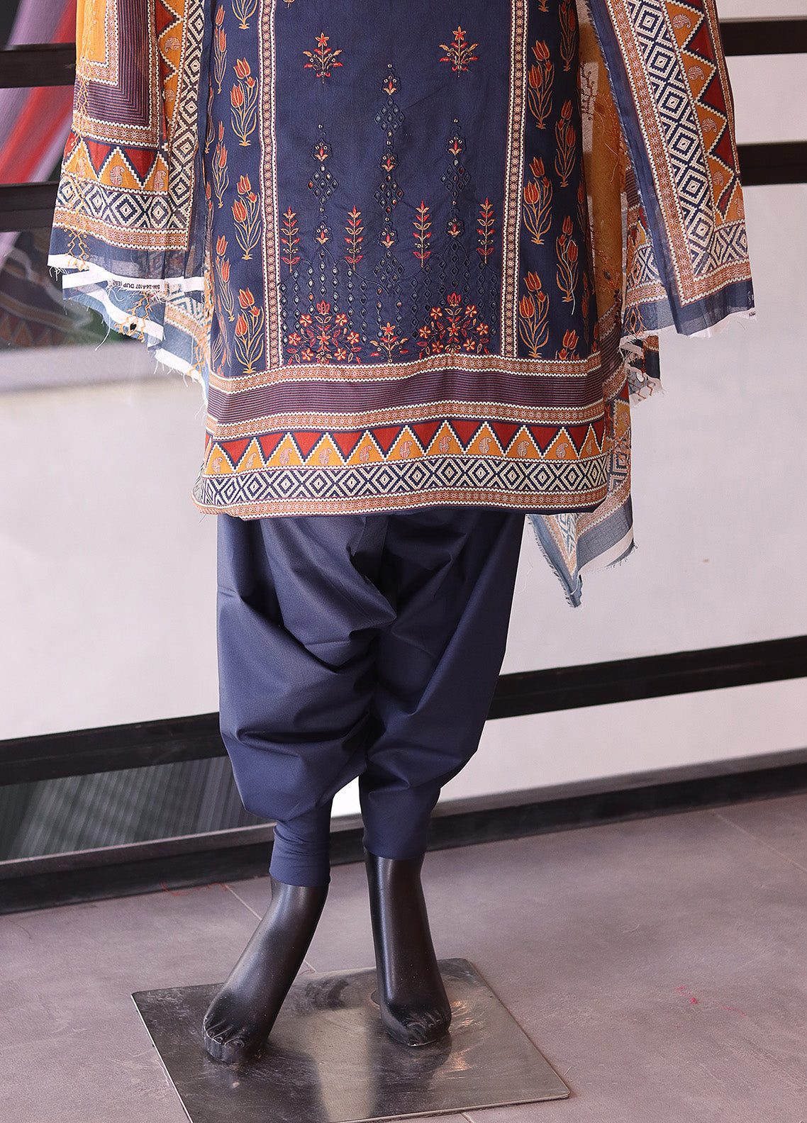 Bin Saeed Embroidered Digital Lawn 3 Piece Unstitched Suit BS24EDL-107 Bin Saeed Embroidered Digital Lawn 3 Piece Unstitched Suit BS24EDL-107