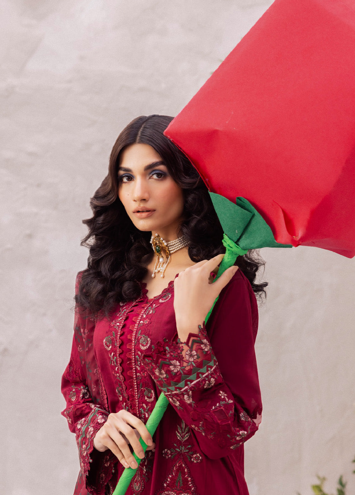 Dahlia By Iznik Embroidered Luxury Lawn 3 Piece Unstitched Suit IZ24DLL 01 GOSSAMER Dahlia By Iznik Embroidered Luxury Lawn 3 Piece Unstitched Suit IZ24DLL 01 GOSSAMER