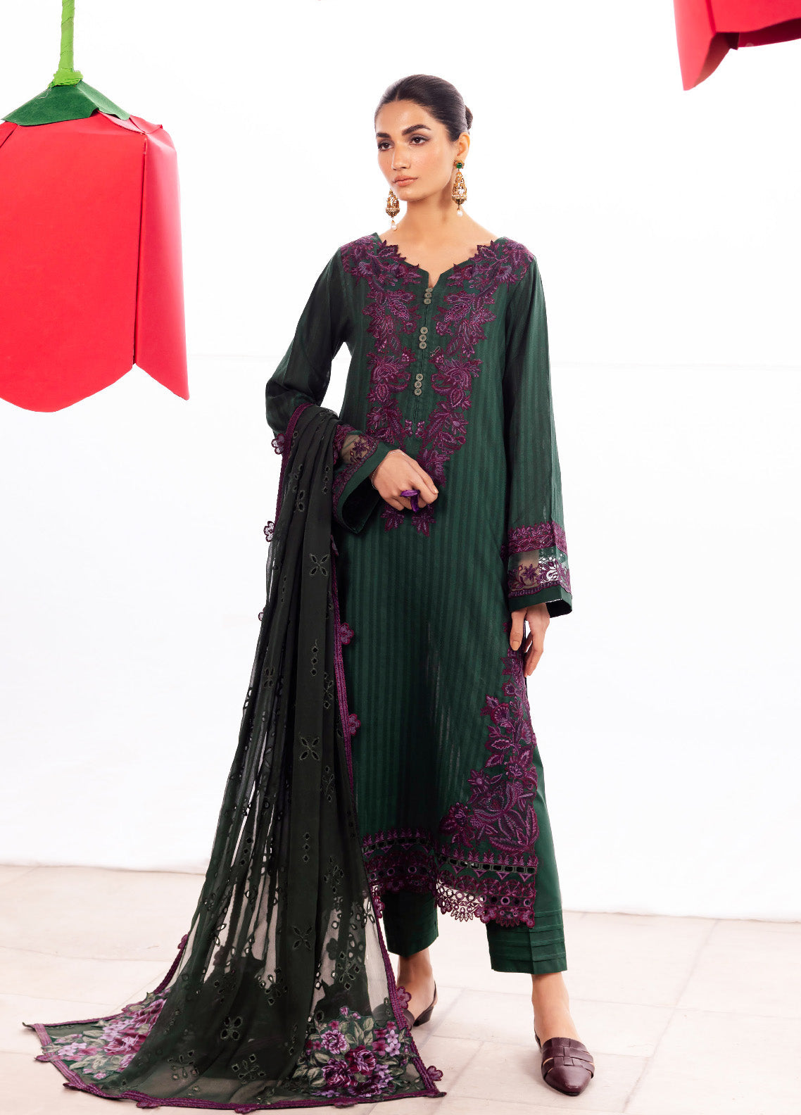 Dahlia By Iznik Embroidered Luxury Lawn 3 Piece Unstitched Suit IZ24DLL 02 WHIMSY Dahlia By Iznik Embroidered Luxury Lawn 3 Piece Unstitched Suit IZ24DLL 02 WHIMSY