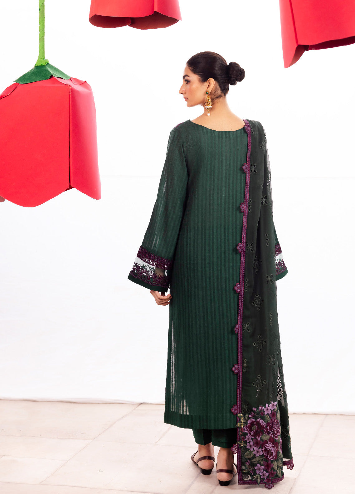 Dahlia By Iznik Embroidered Luxury Lawn 3 Piece Unstitched Suit IZ24DLL 02 WHIMSY Dahlia By Iznik Embroidered Luxury Lawn 3 Piece Unstitched Suit IZ24DLL 02 WHIMSY