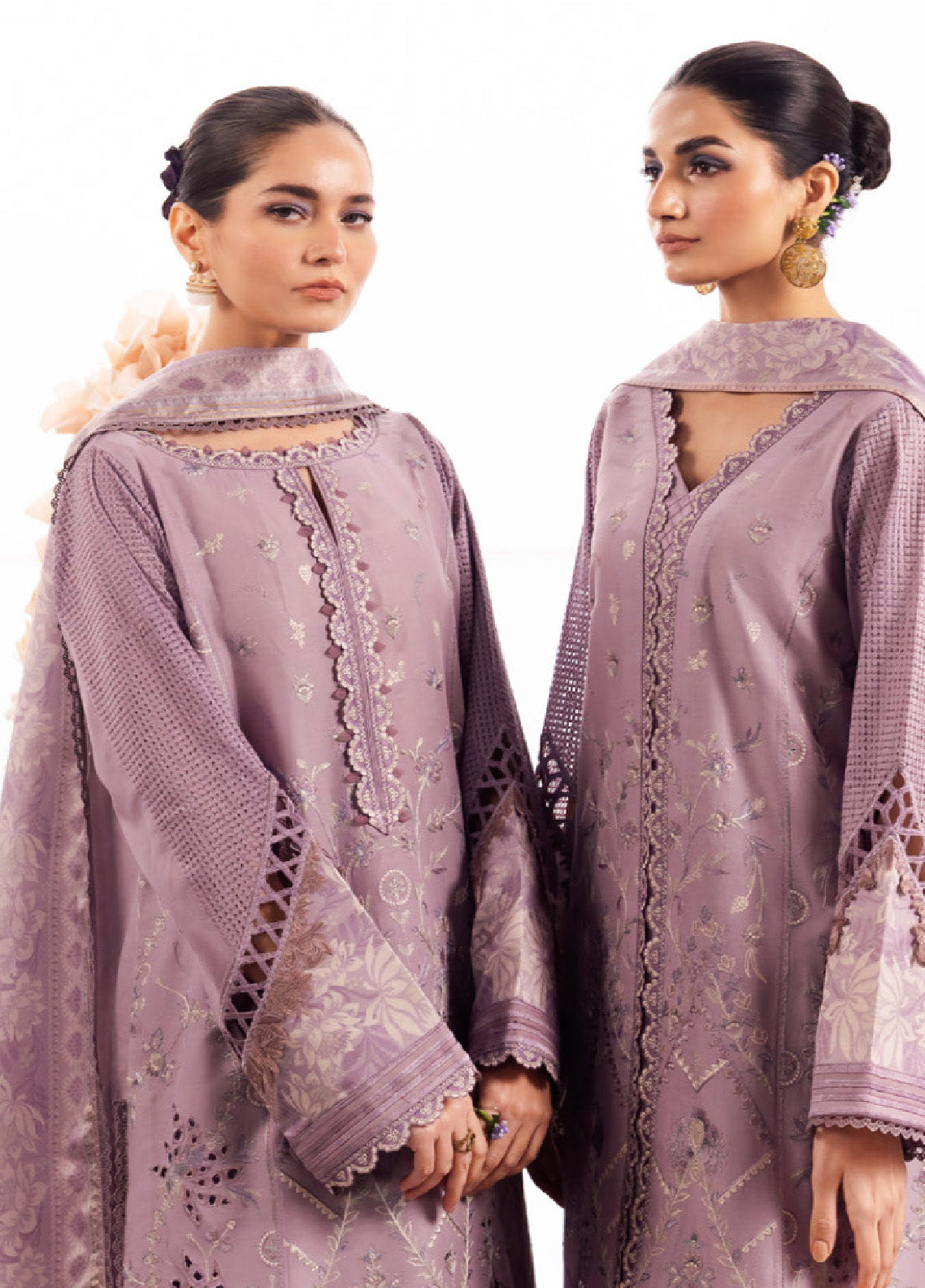 Dahlia By Iznik Embroidered Luxury Lawn 3 Piece Unstitched Suit IZ24DLL 04 SERENE Dahlia By Iznik Embroidered Luxury Lawn 3 Piece Unstitched Suit IZ24DLL 04 SERENE