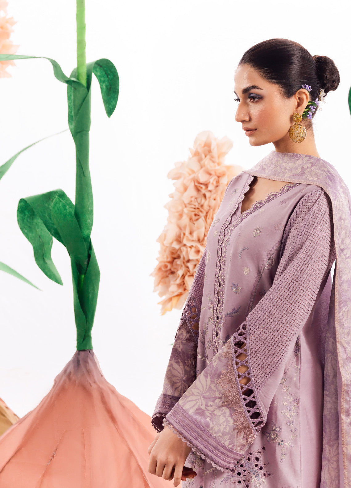 Dahlia By Iznik Embroidered Luxury Lawn 3 Piece Unstitched Suit IZ24DLL 04 SERENE Dahlia By Iznik Embroidered Luxury Lawn 3 Piece Unstitched Suit IZ24DLL 04 SERENE