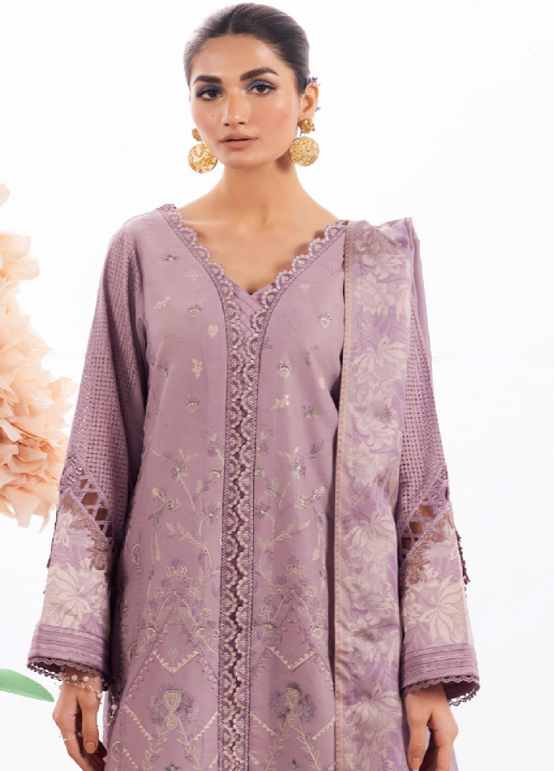 Dahlia By Iznik Embroidered Luxury Lawn 3 Piece Unstitched Suit IZ24DLL 04 SERENE Dahlia By Iznik Embroidered Luxury Lawn 3 Piece Unstitched Suit IZ24DLL 04 SERENE
