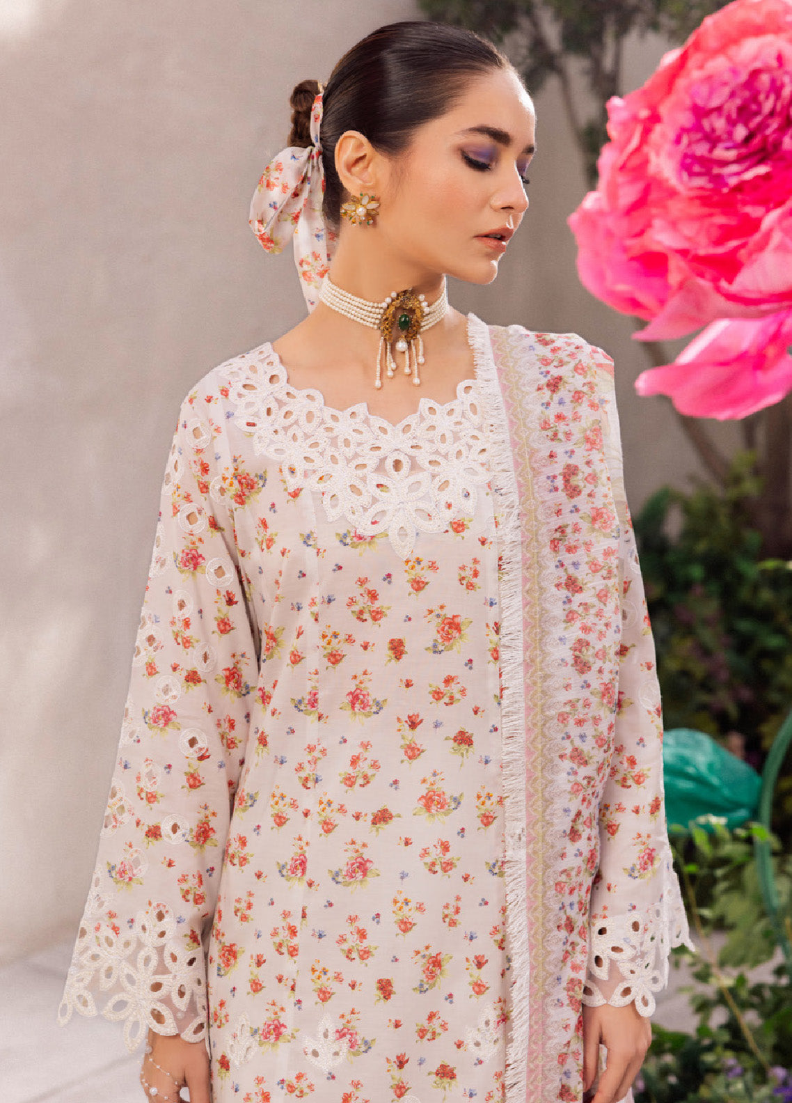 Dahlia By Iznik Embroidered Luxury Lawn 3 Piece Unstitched Suit IZ24DLL 05 SPLENDOUR Dahlia By Iznik Embroidered Luxury Lawn 3 Piece Unstitched Suit IZ24DLL 05 SPLENDOUR
