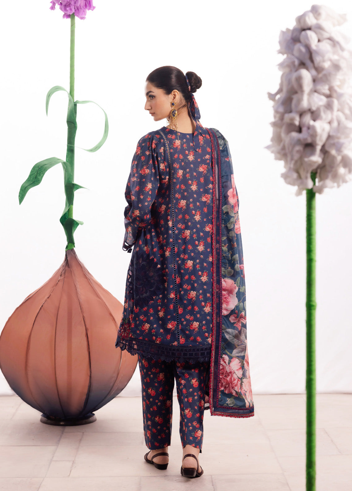 Dahlia By Iznik Embroidered Luxury Lawn 3 Piece Unstitched Suit IZ24DLL 07 MEADOW Dahlia By Iznik Embroidered Luxury Lawn 3 Piece Unstitched Suit IZ24DLL 07 MEADOW