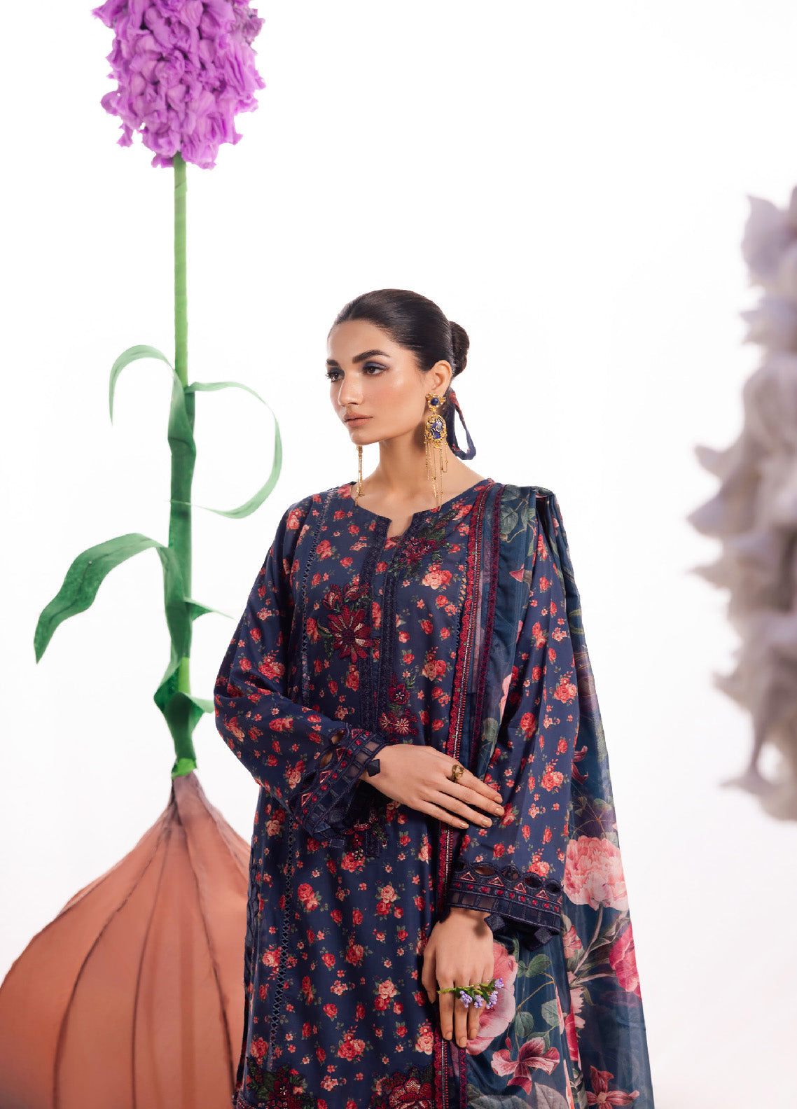 Dahlia By Iznik Embroidered Luxury Lawn 3 Piece Unstitched Suit IZ24DLL 07 MEADOW Dahlia By Iznik Embroidered Luxury Lawn 3 Piece Unstitched Suit IZ24DLL 07 MEADOW