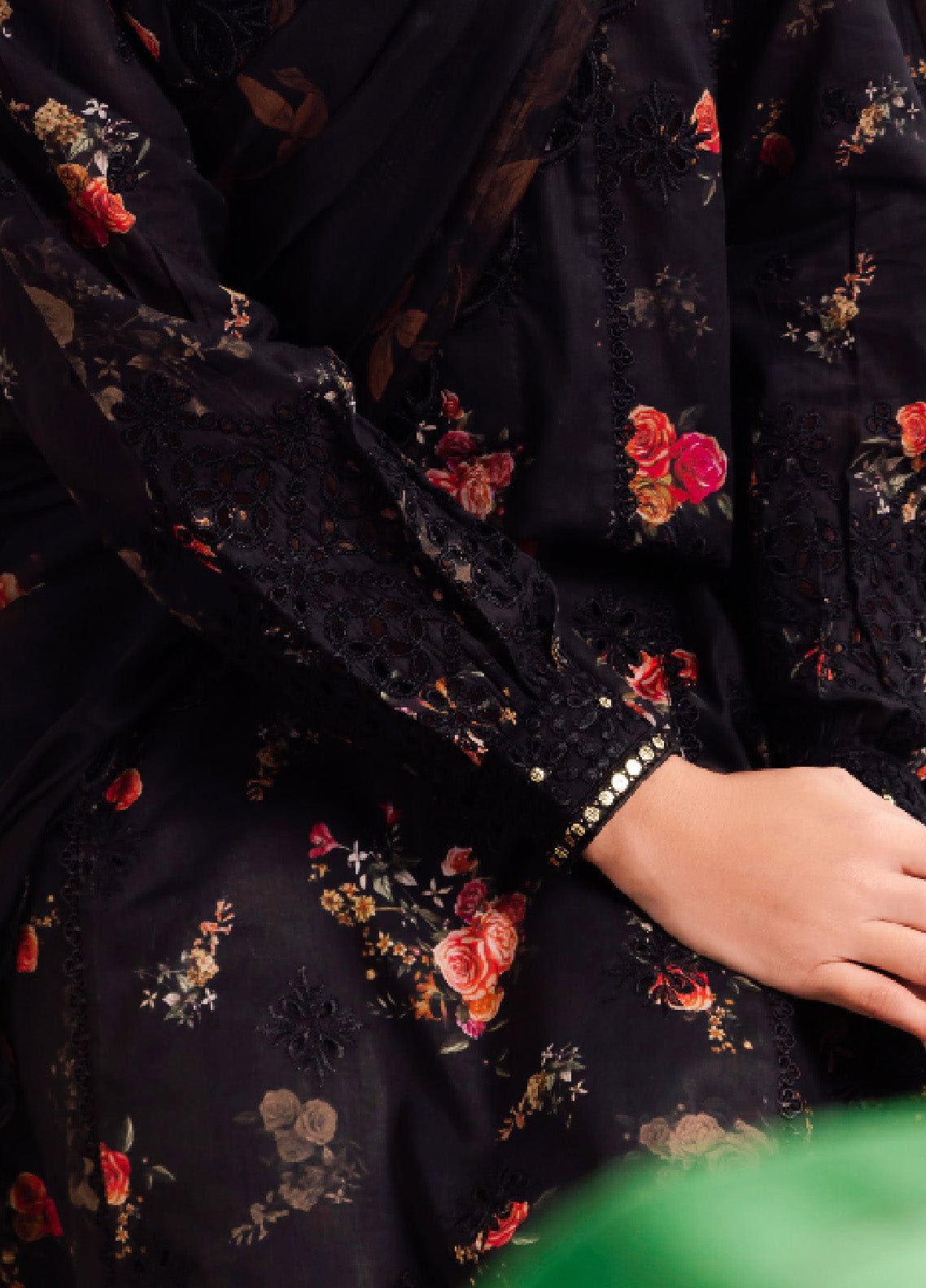 Dahlia By Iznik Embroidered Luxury Lawn 3 Piece Unstitched Suit IZ24DLL 08 ENCHANT Dahlia By Iznik Embroidered Luxury Lawn 3 Piece Unstitched Suit IZ24DLL 08 ENCHANT