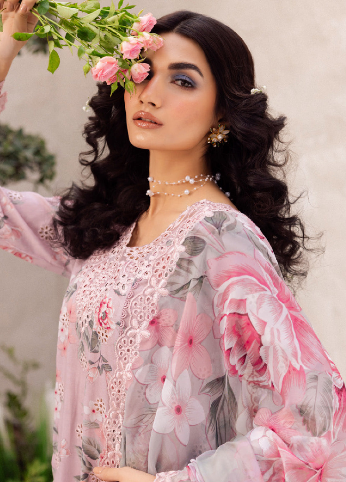 Dahlia By Iznik Embroidered Luxury Lawn 3 Piece Unstitched Suit IZ24DLL 09 WHISPER Dahlia By Iznik Embroidered Luxury Lawn 3 Piece Unstitched Suit IZ24DLL 09 WHISPER